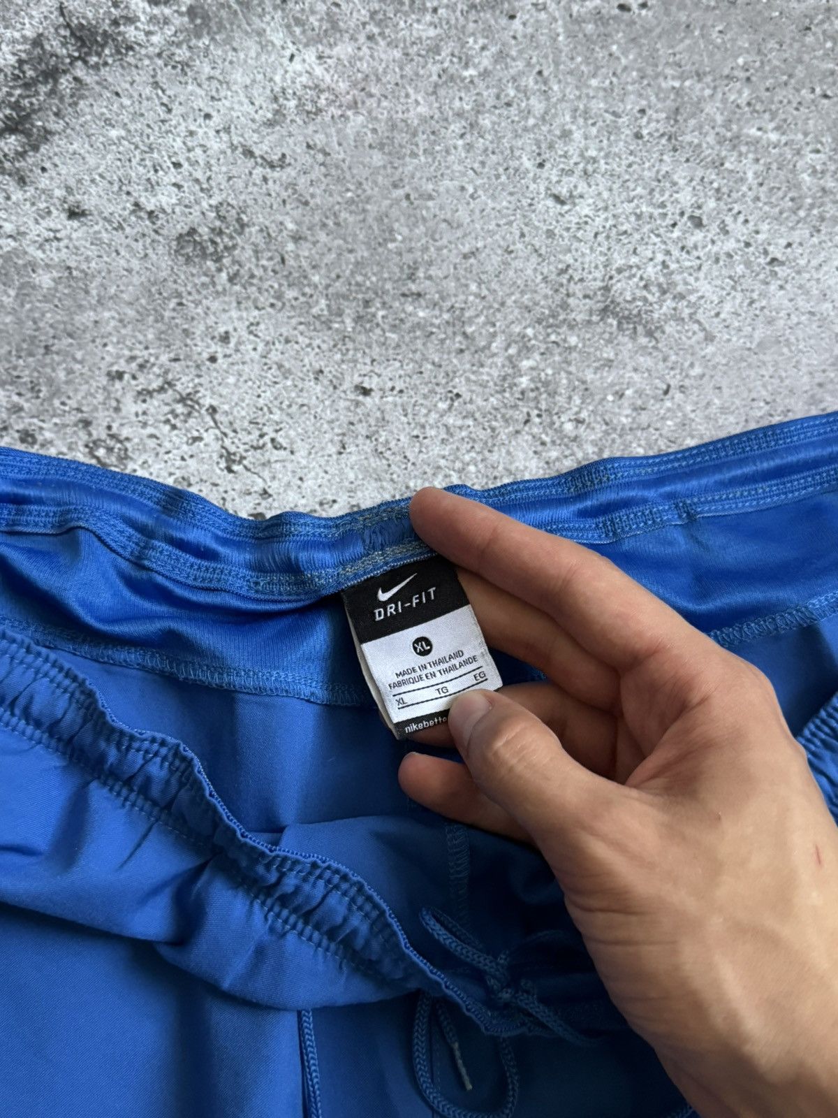 Nike × Vintage Nike Twente F.C. blue XL sport soccer shorts Size US 36 / EU 52 - 5 Thumbnail