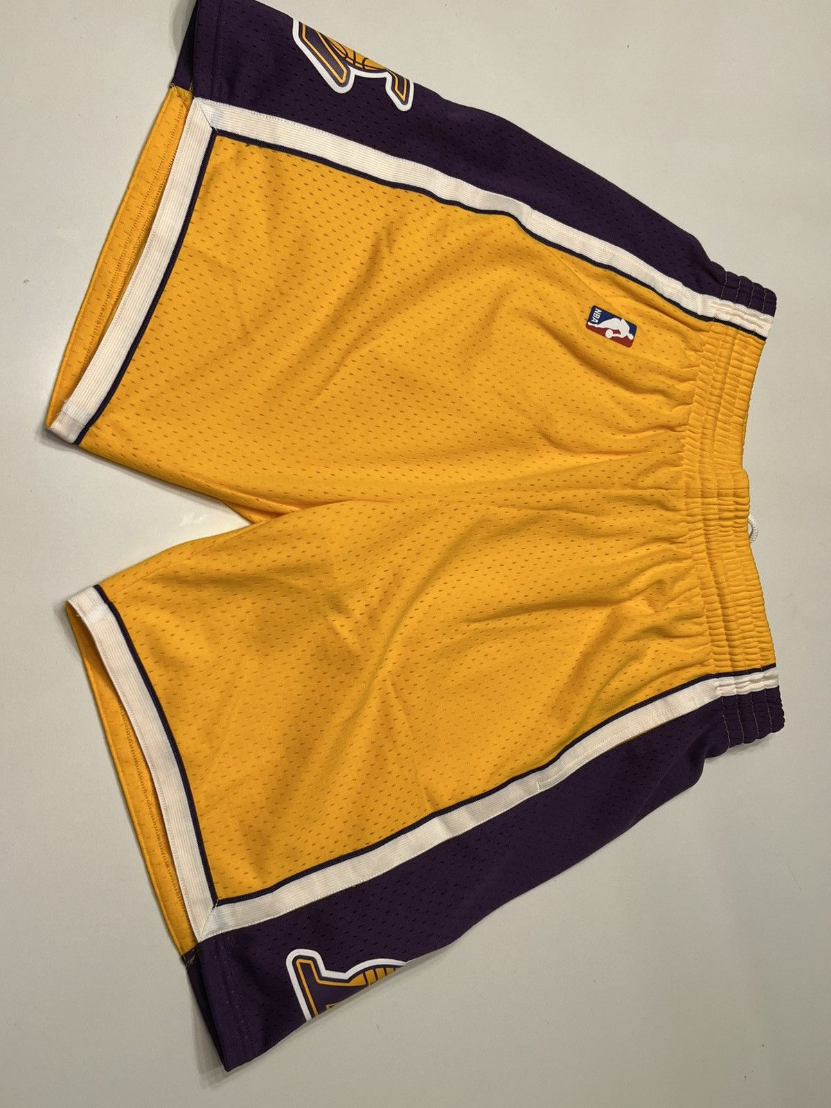 Other Men's Mitchell & Ness NBA Swingman Shorts Los Angeles Lakers Size US 34 / EU 50 - 1 Thumbnail