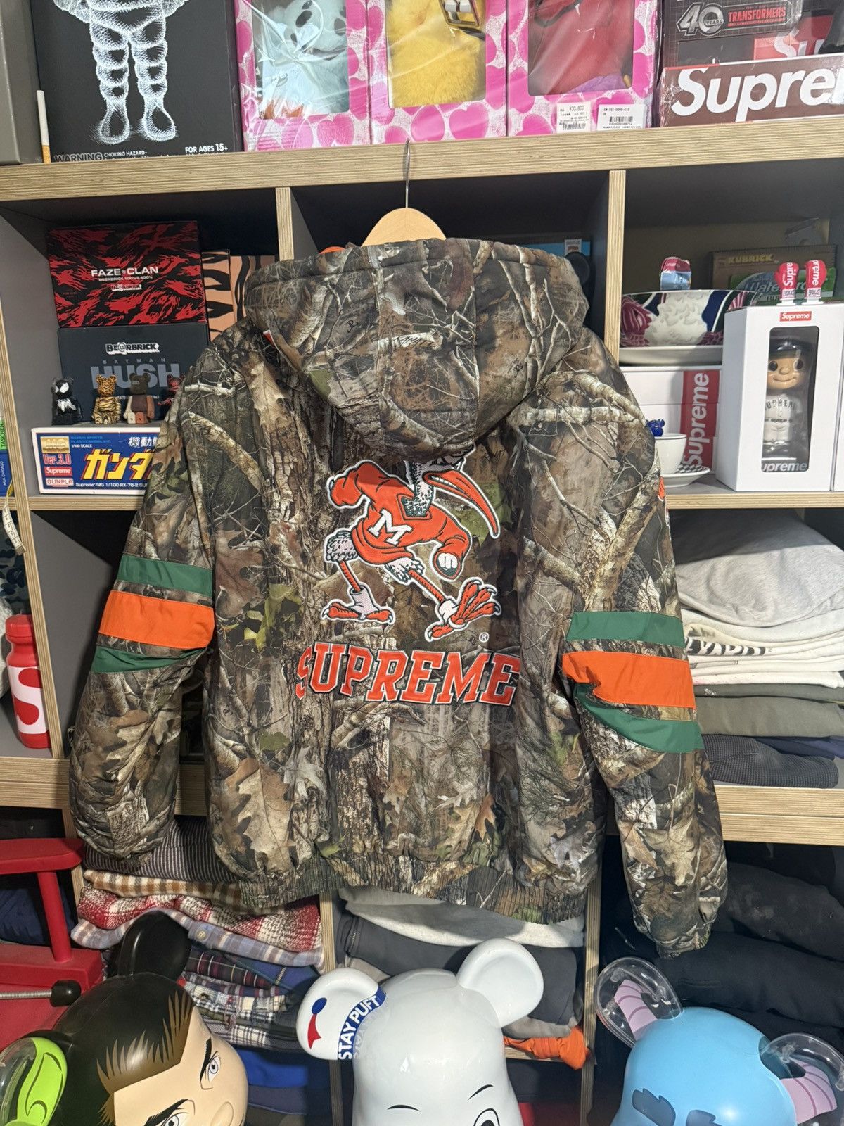 Mitchell & Ness × NCAA × Supreme Supreme Mitchell & Ness NCAA Miami Hurricanes Jacket Size US M / EU 48-50 / 2 - 3 Thumbnail