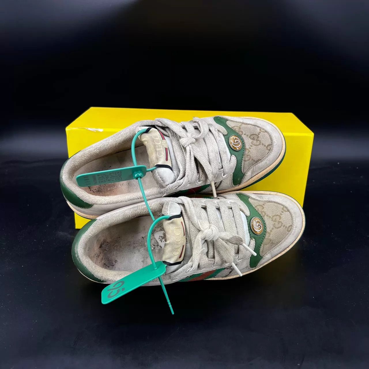 Gucci Gucci Green Dirty Sneakers EU 37.5 Size US 7 / IT 37 - 2 Thumbnail