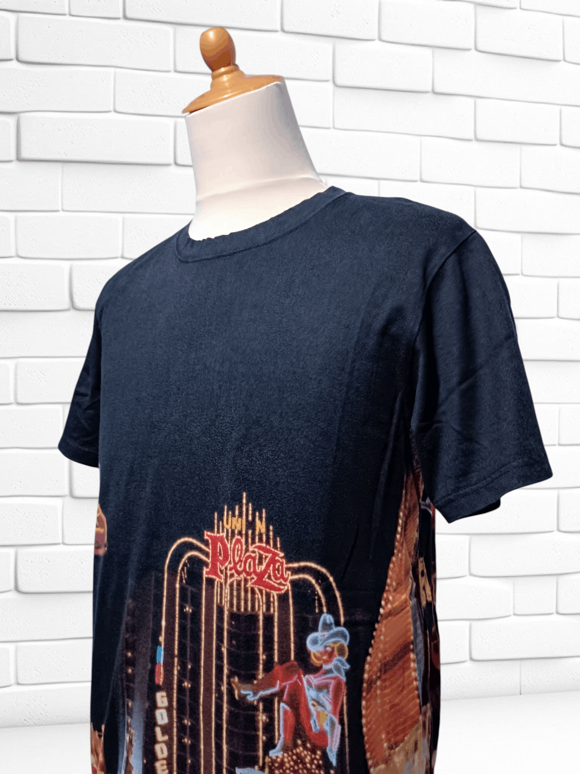 Japanese Brand X Girl Casino Design Short Sleeve T-Shirt Size US M / EU 48-50 / 2 - 3 Thumbnail