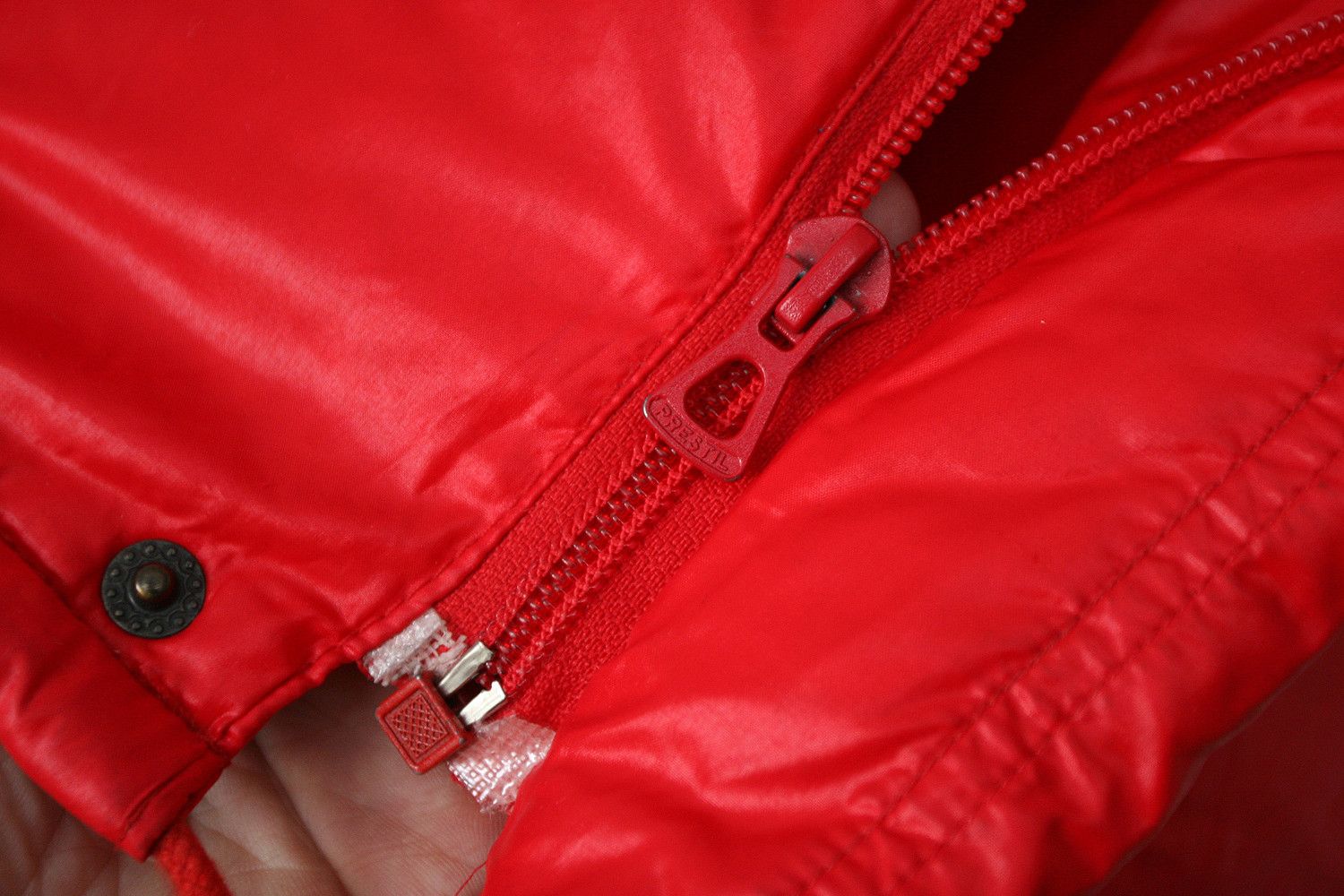 Moncler × Moncler Grenoble × Vintage Moncler Grenoble Vintage 1980s Puffer Down Red Jacket 3 L Size US L / EU 52-54 / 3 - 7 Thumbnail