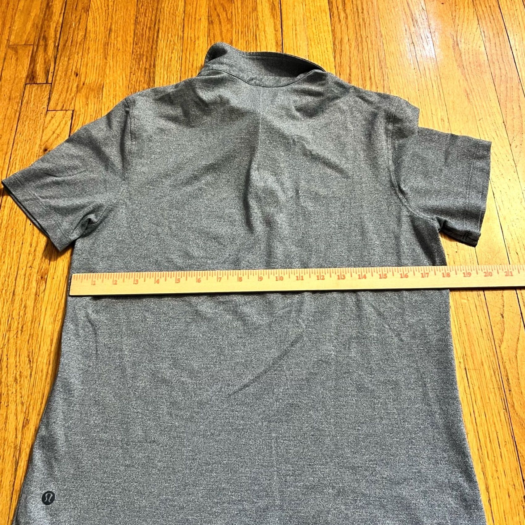 Lululemon Lululemon Polo Shirt Mens Small Gray Short Sleeve Shirt Mens S Gray Polo Size US S / EU 44-46 / 1 - 5 Thumbnail