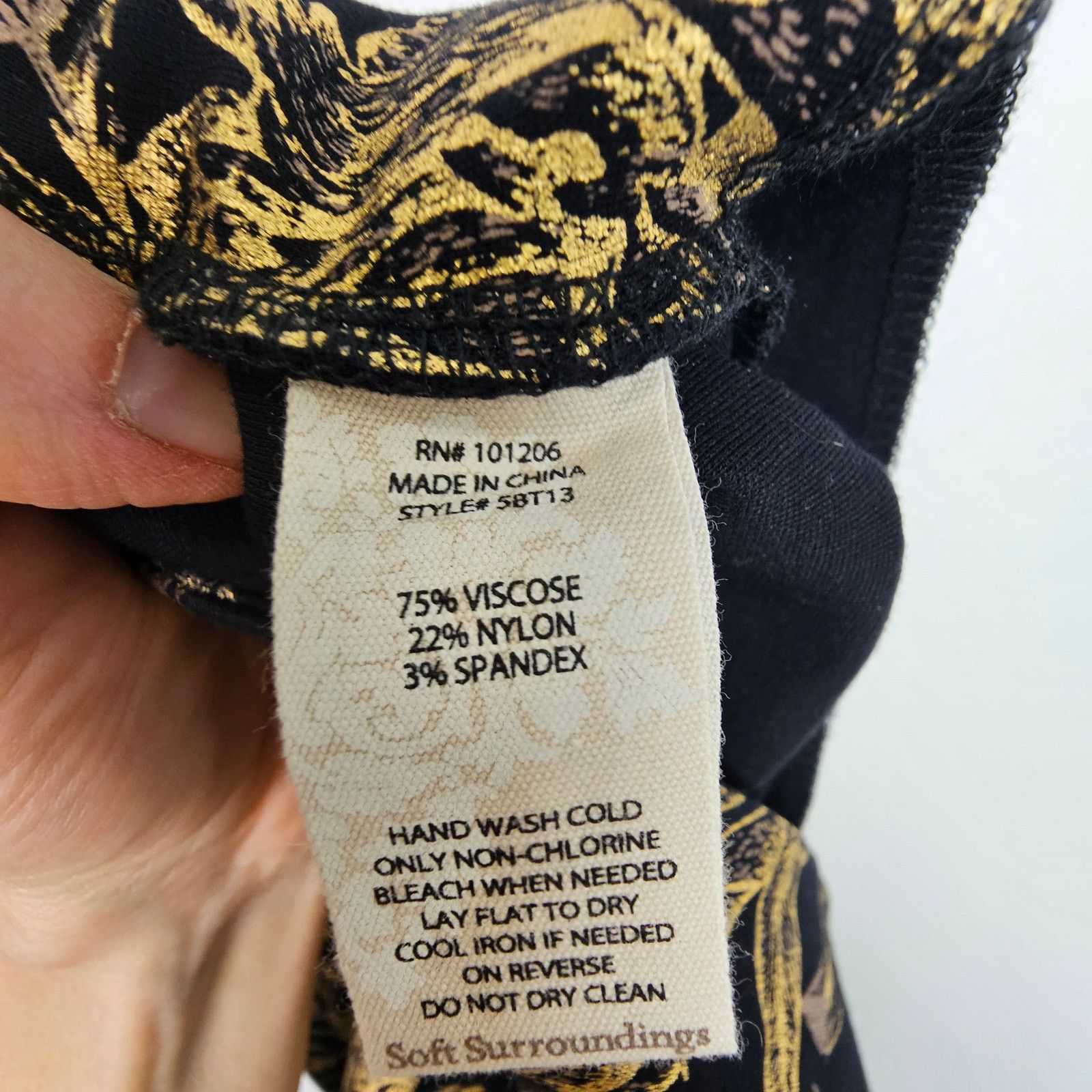 Soft Surroundings Soft Surroundings Moonstruck Gold Metallic Floral Pants Size 42" / US 20 - 8 Thumbnail