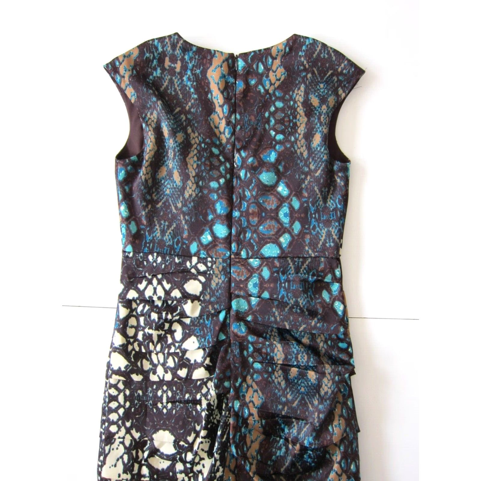 Vintage Signature Sangria Dress Snake Print Sheath Brown 4 V-Neck Cap Sleeves Ruched Empire Knee Length Satin Women Size S / US 4 / IT 40 - 6 Thumbnail
