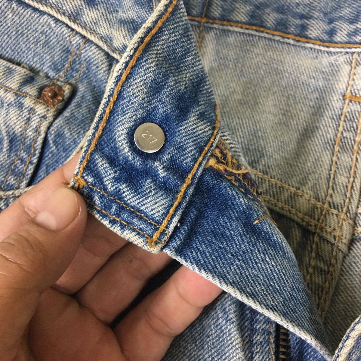 Levi's Vintage Clothing Vintage y2k Levi’s 550 Relaxed Fit Size US 32 / EU 48 - 12 Thumbnail
