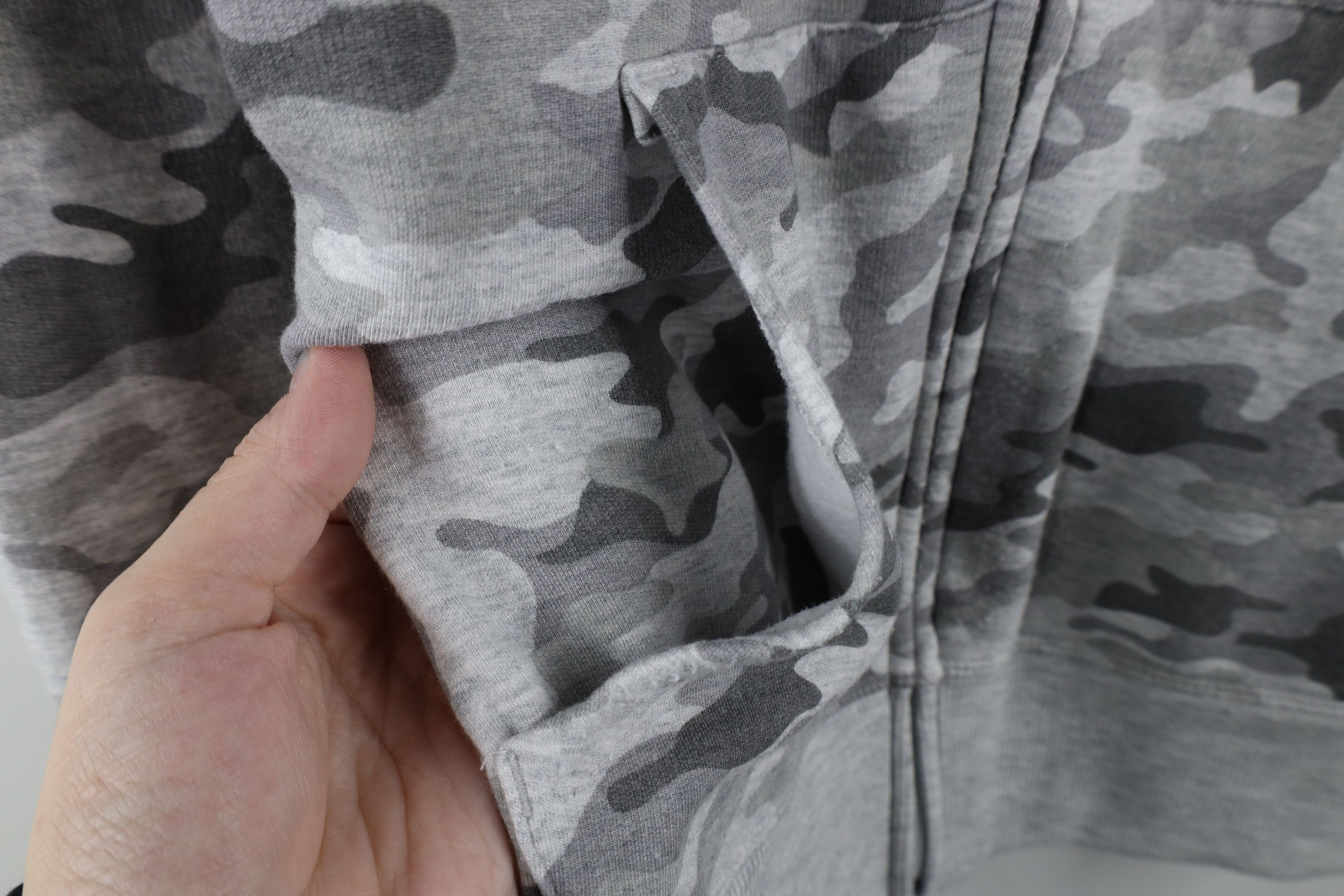 Eddie Bauer × Vintage Eddie Bauer Spell Out Full Zip Camouflage Hoodie Sweatshirt Size L / US 10 / IT 46 - 8 Thumbnail