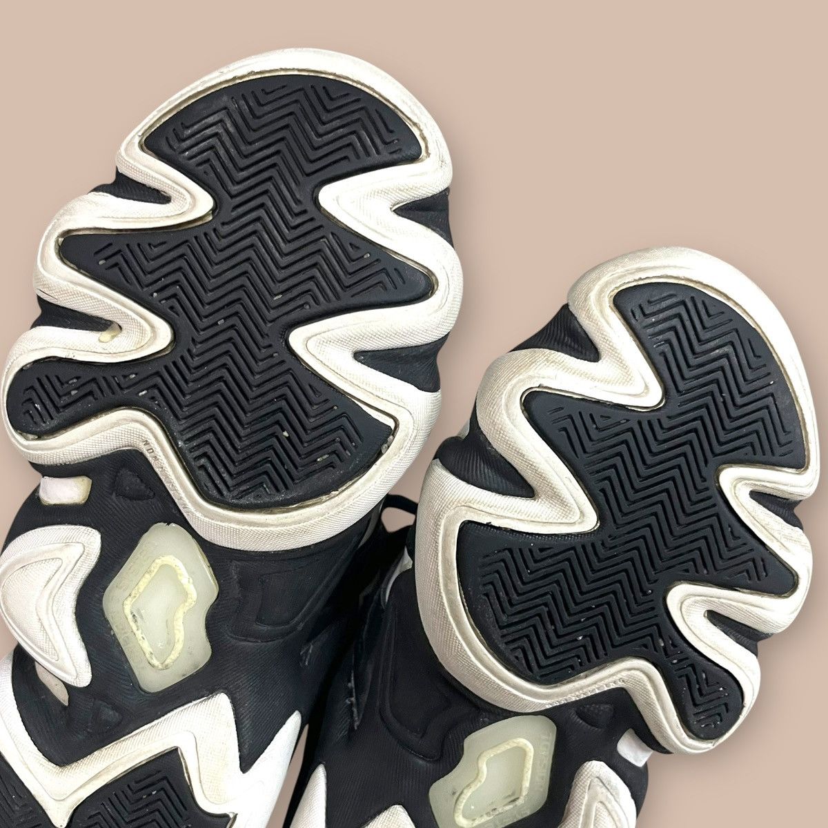 Adidas 2015 ADIDAS CRAZY 8 Size US 5 / EU 37 - 18 Thumbnail