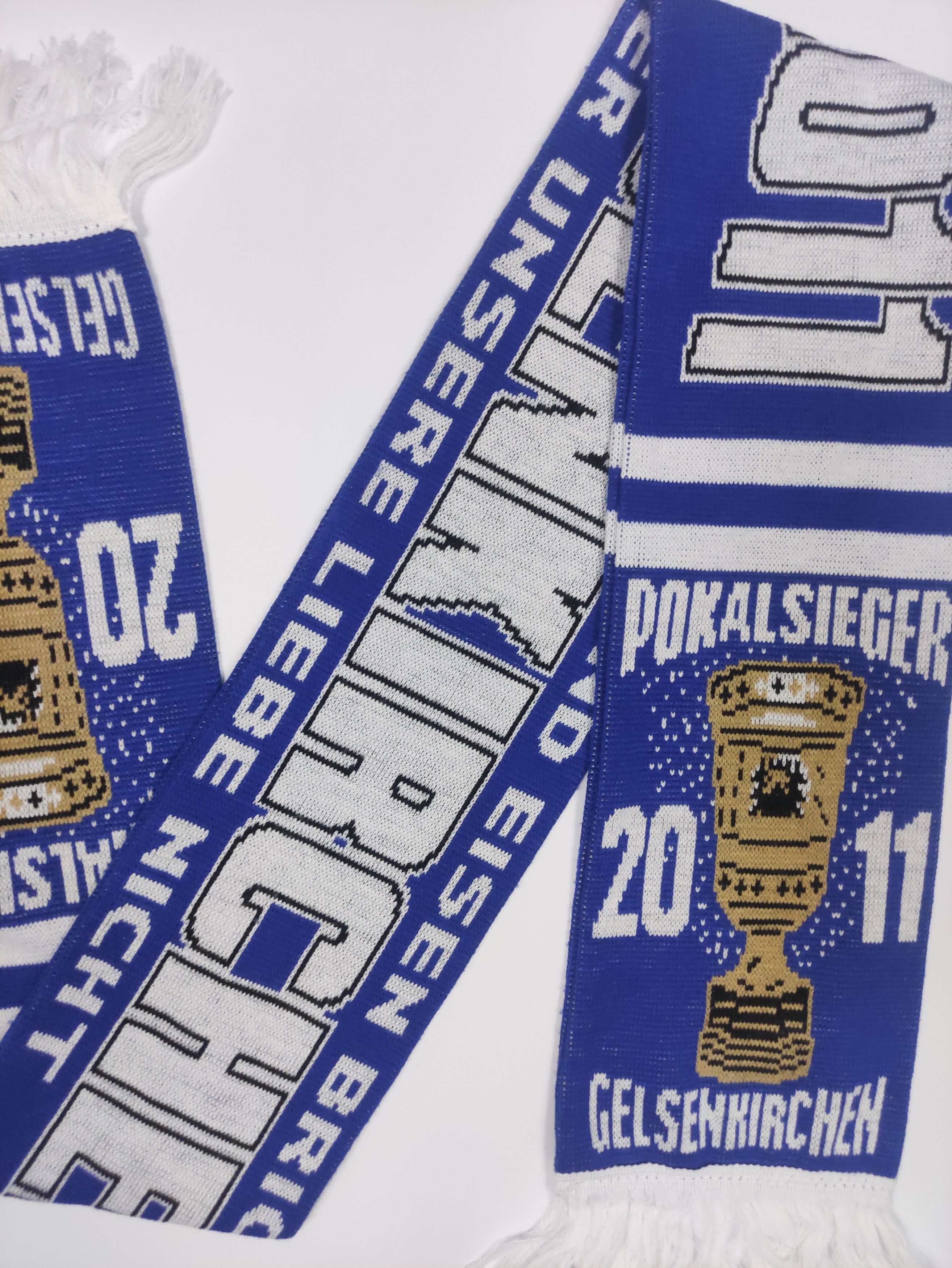 Other FC Schalke Galsenkirchen "2011 Pokalsieger" Scarf Size ONE SIZE - 4 Thumbnail