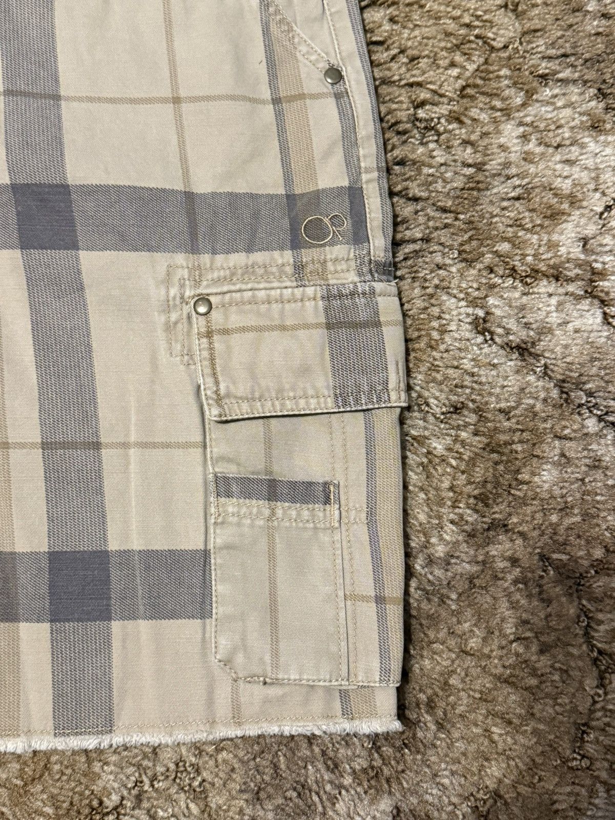 Vintage Vintage Y2K Op Khaki Plaid Skater Shorts Mens 30 Size US 30 / EU 46 - 2 Thumbnail