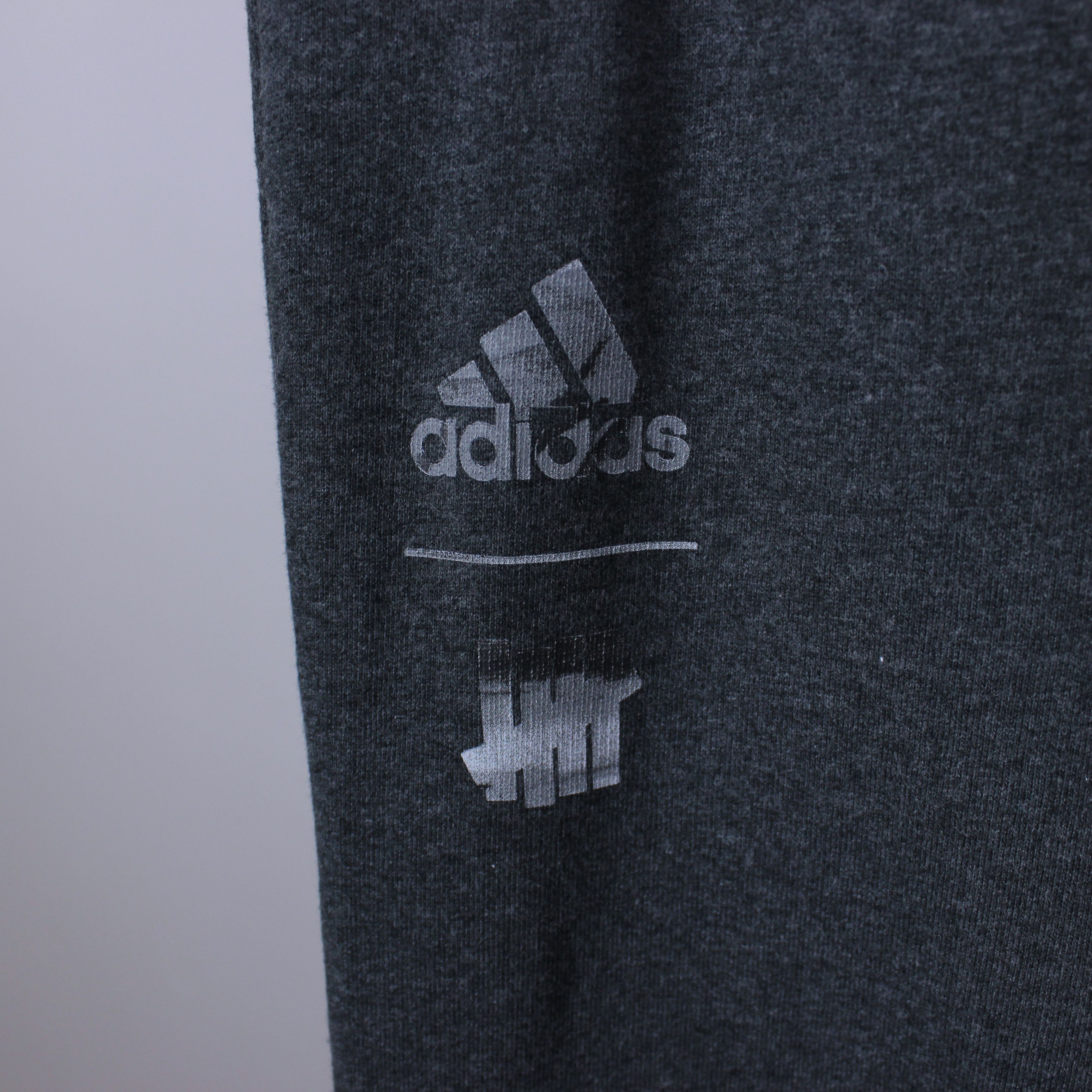 Adidas × Undefeated adidas x Undefeated Sweat Pant gray joggers M Size US 32 / EU 48 - 2 Thumbnail