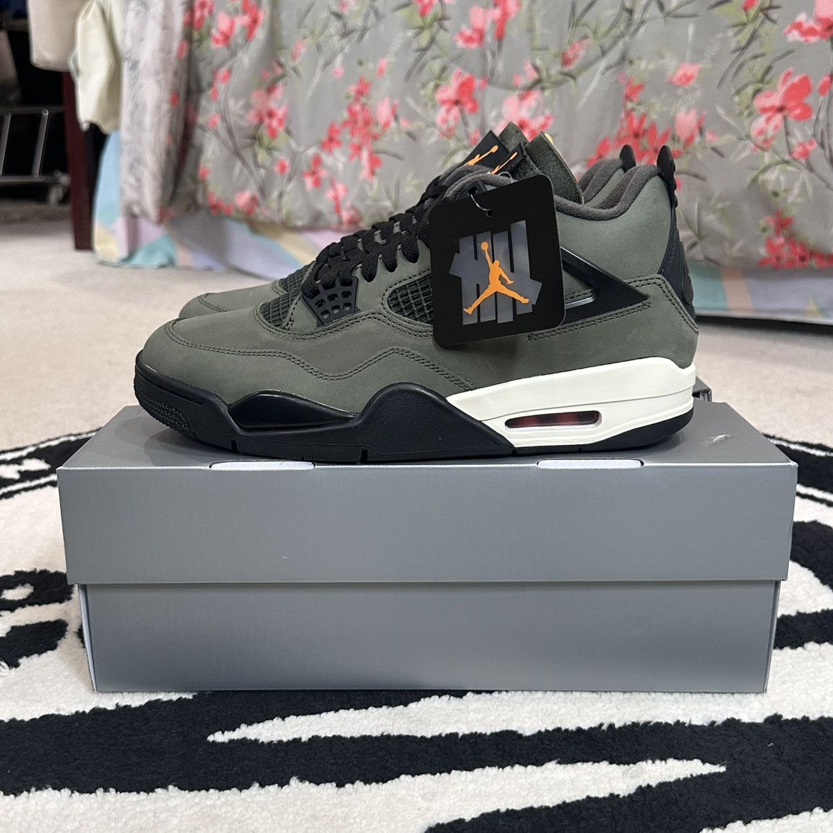 Jordan Brand × Undefeated Air Jordan 4 Undefeated Retro SP (2025) Size US 9 / EU 42 - 4 Thumbnail