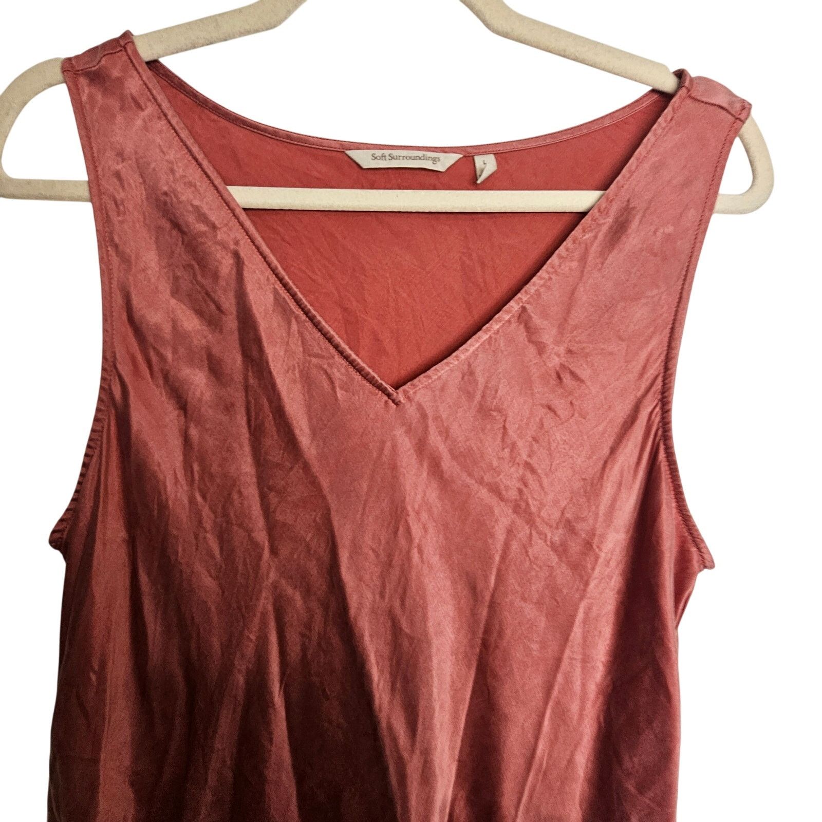 Soft Surroundings Soft Surroundings Womens V-Neck Tank Top Sz L Shiny Classic Size L / US 10 / IT 46 - 2 Thumbnail