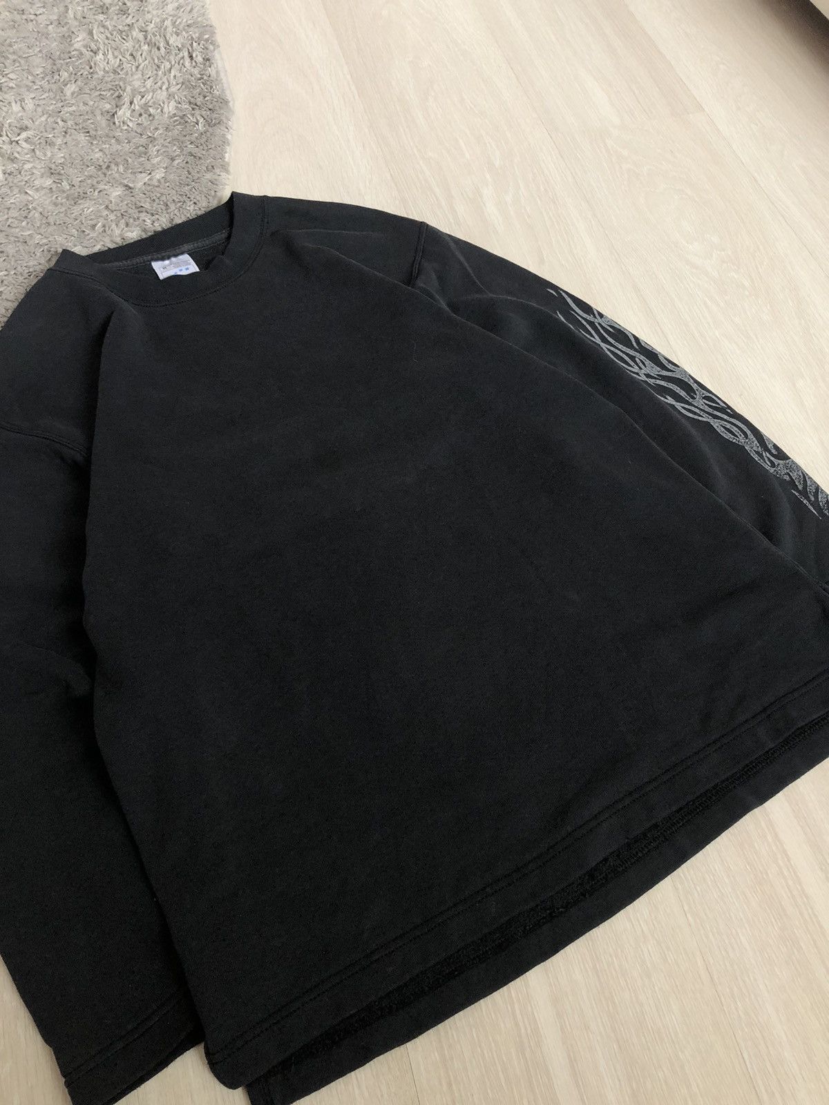 Japanese Brand × Vintage Vintage Y2K Flame Fire Sleeves Design Faded Sweatshirt Size US M / EU 48-50 / 2 - 3 Thumbnail