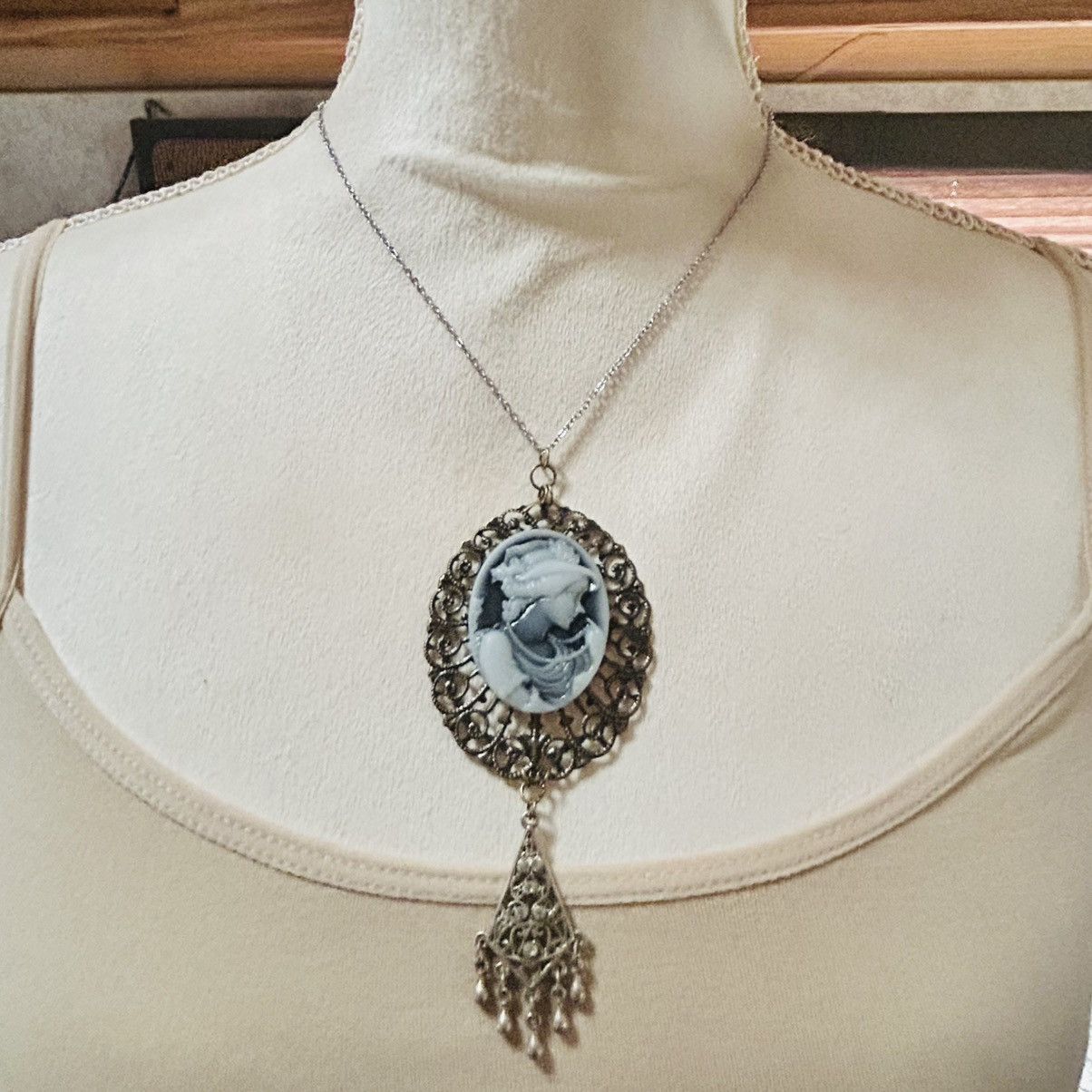 Handmade Handcrafted charcoal iridescent Victorian lady necklace Size ONE SIZE - 2 Thumbnail