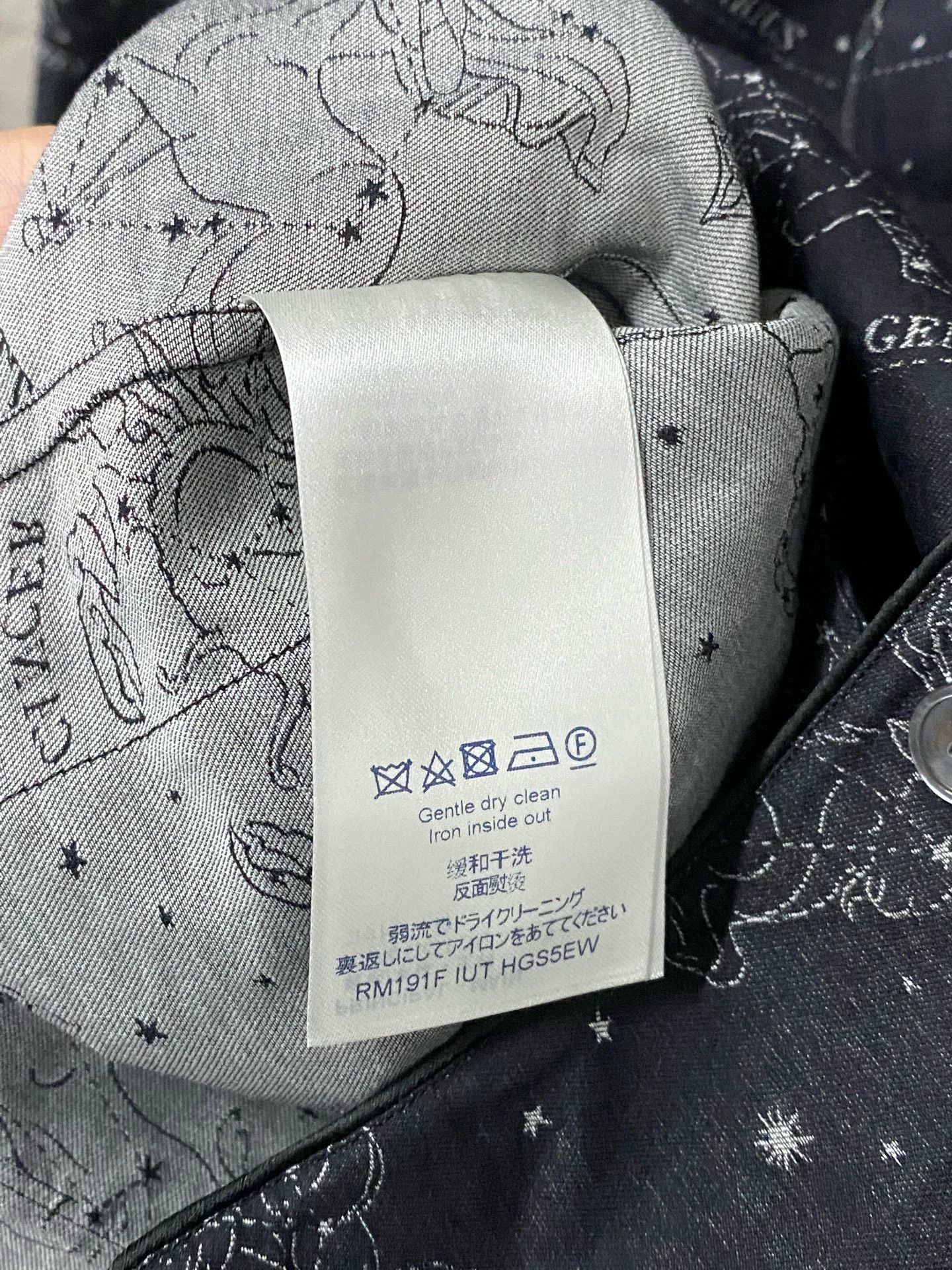 Louis Vuitton Louis Vuitton Zodiac Long-Sleeve Shirt, Size: M Size M / US 6-8 / IT 42-44 - 6 Thumbnail