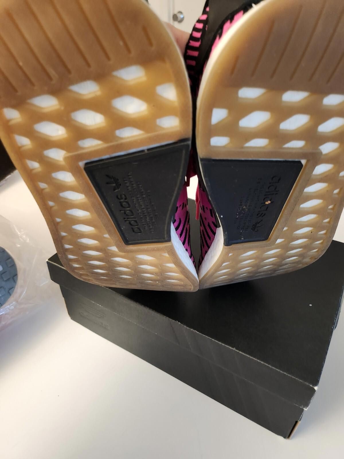 Adidas Adidas NMD R2 Primeknit Japan Shock Pink Athletic Shoe 10.5 Size US 10.5 / EU 43-44 - 4 Thumbnail