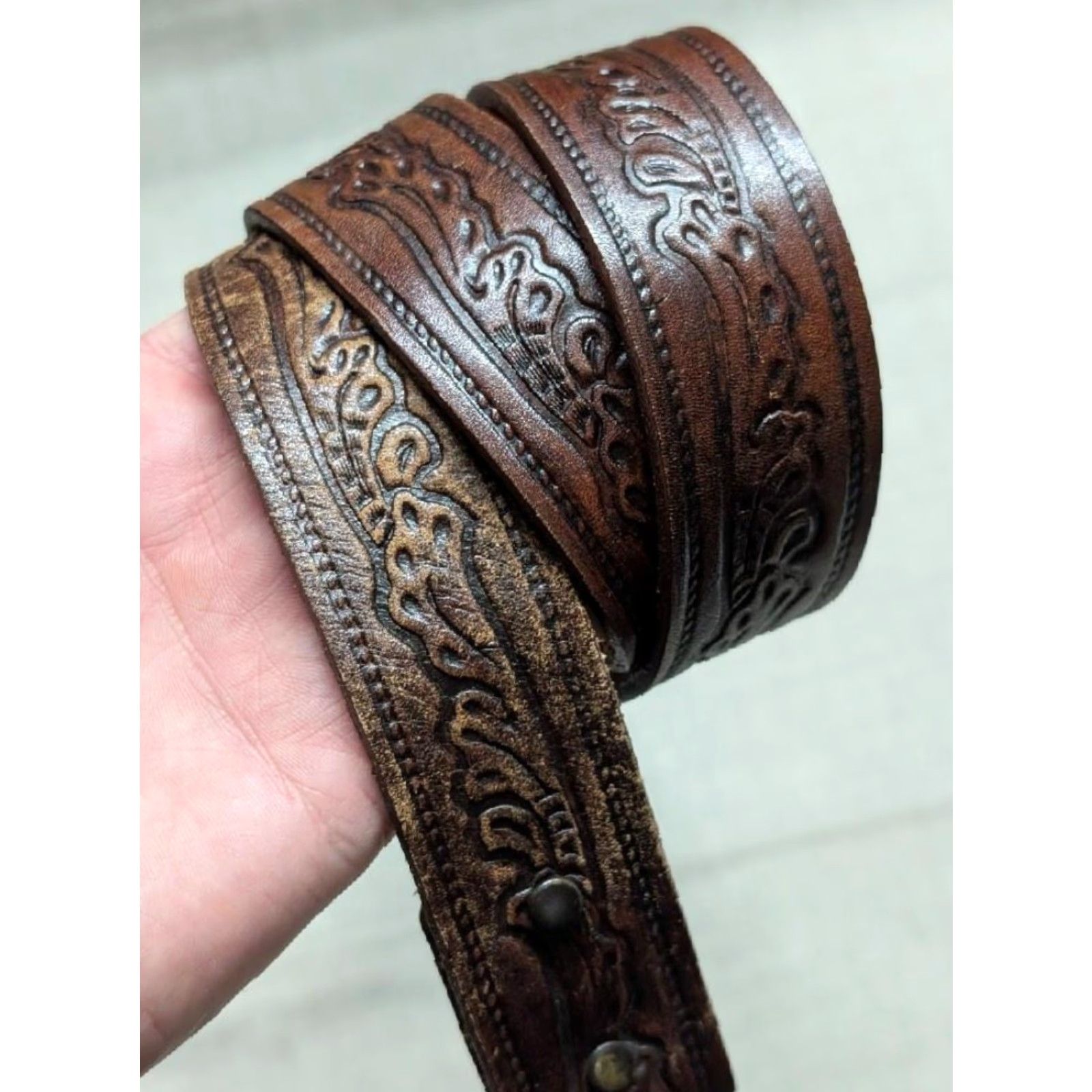 Vintage VINTAGE western belt belt 38 brown leather cowhide full grain scrolling buckle western style Mens Size 38 - 2 Thumbnail