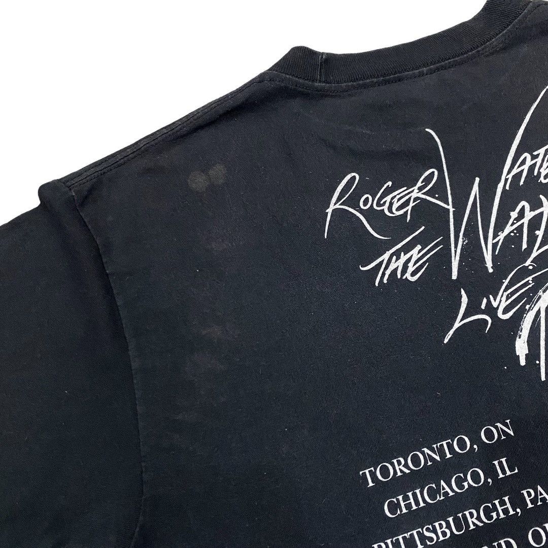 Band Tees Vintage Pink Floyd Roger Waters The Wall Tour 2010 Tshirt Size US M / EU 48-50 / 2 - 10 Thumbnail