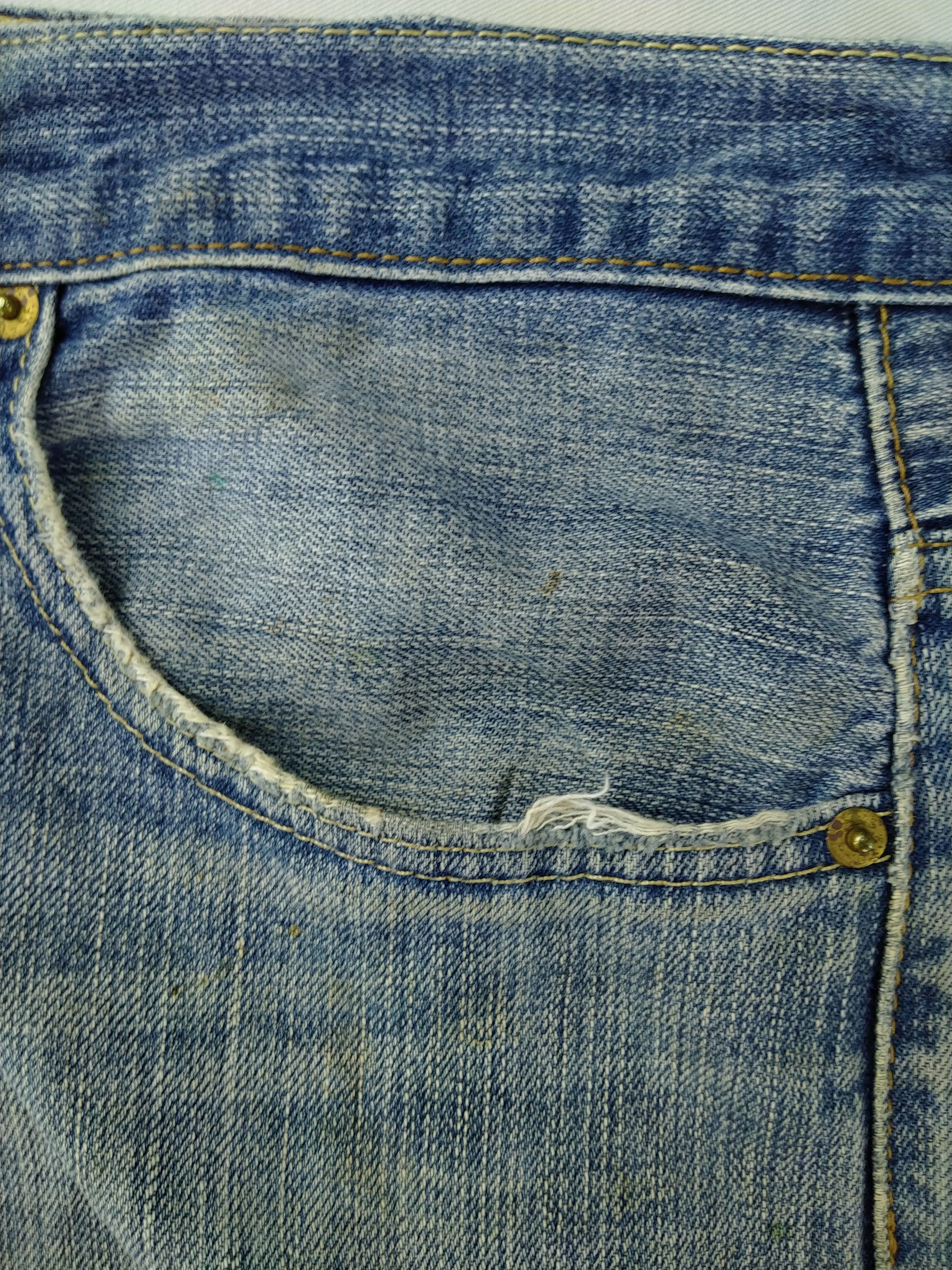 Levi's Vintage Levi's 569 Dirty Distressed Denim 35 x 28 -JN569 Size US 35 - 11 Thumbnail