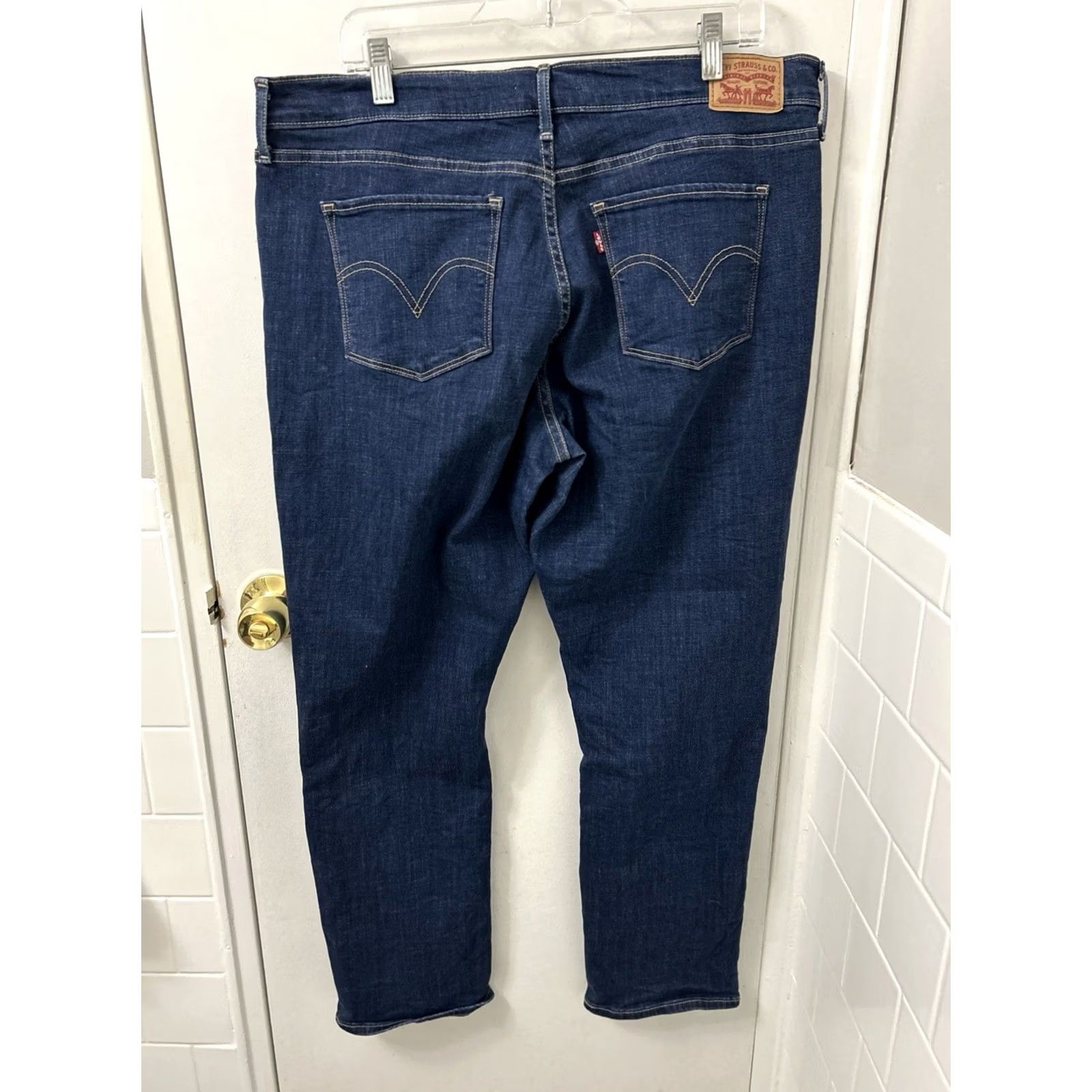 Levi's Levi's Jeans Classic Straight Womens Size 38x30 Dark Wash Mid Rise Denim 5-Pocket Stretch Jeans Womens Size 26" / US 2 / IT 38 - 5 Thumbnail