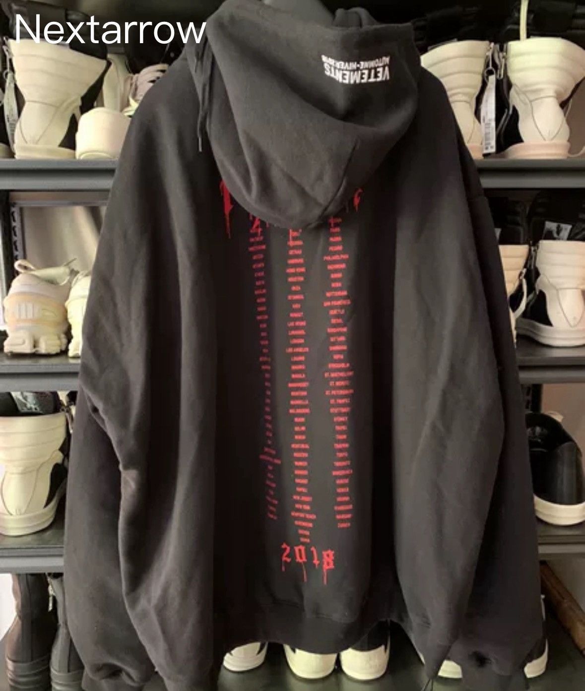 Vetements Vetements 18ss blood drop Sanskrit thick sweatshirt Size US XS / EU 42 / 0 - 2 Thumbnail