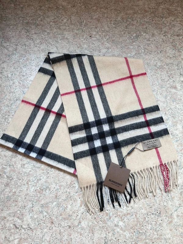 100% cashmere Burberry scarf beige black lattice patern