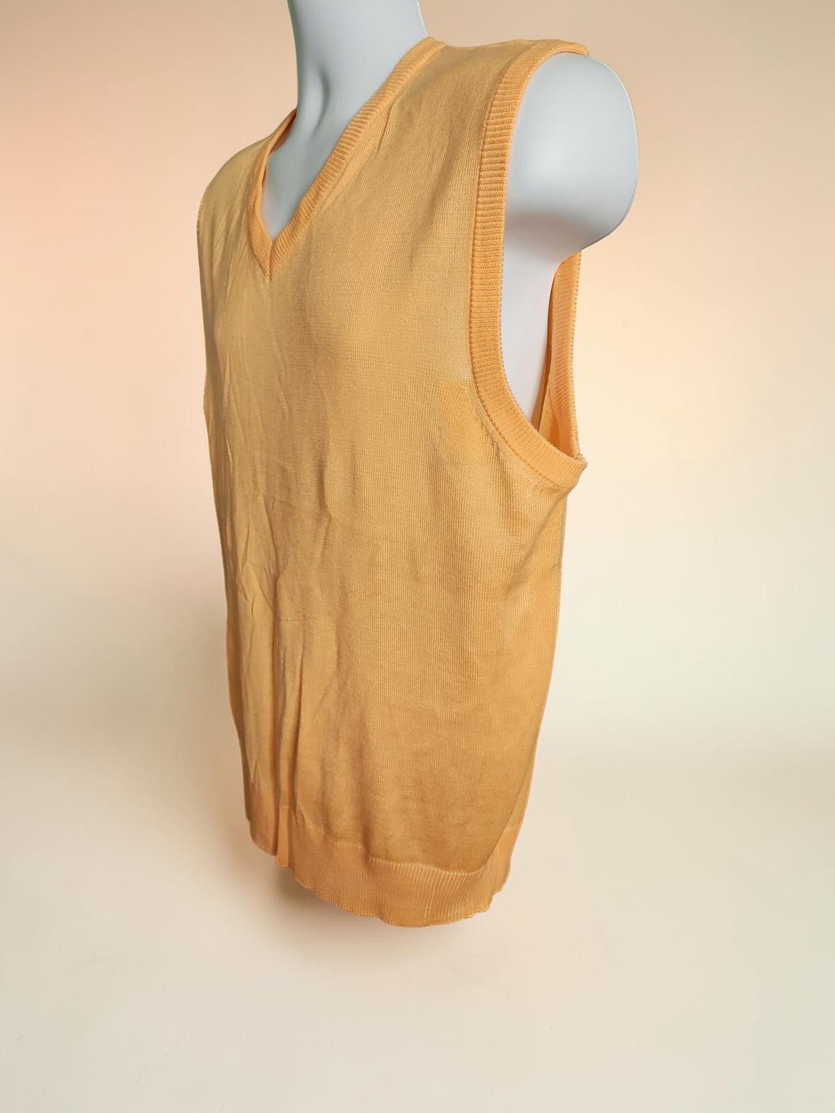 Trussardi Men's Medium Size Sweater Vest by TRUST in Peach Size US M / EU 48-50 / 2 - 4 Thumbnail