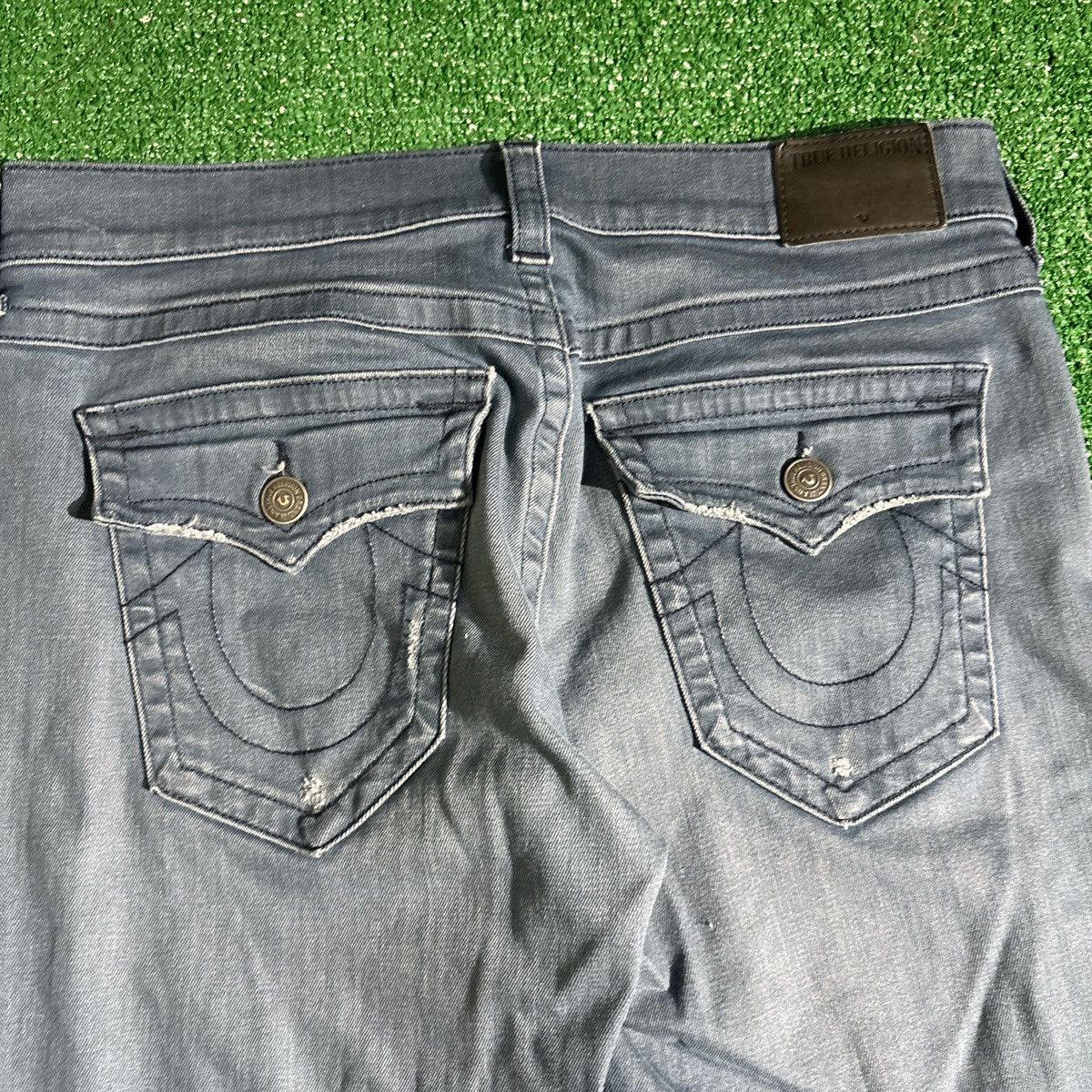 True Religion True Religion Geno Relaxed Slim Blue Jeans Size 33 Size US 33 - 2 Thumbnail