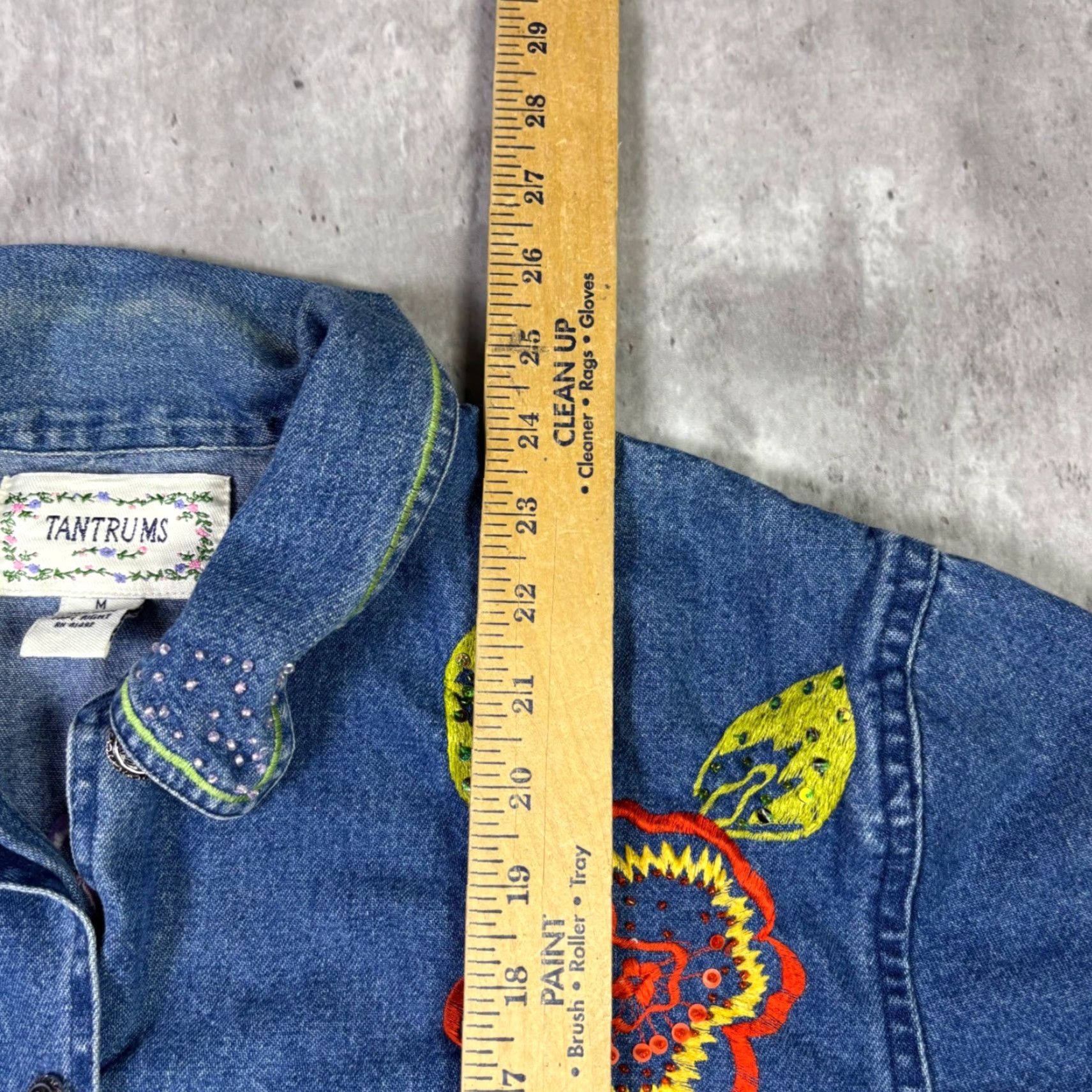 Denime VINTAGE Tantrums Denim Jacket Womens M Blue Floral Embroidered Button Front Cotton Size M / US 6-8 / IT 42-44 - 4 Thumbnail