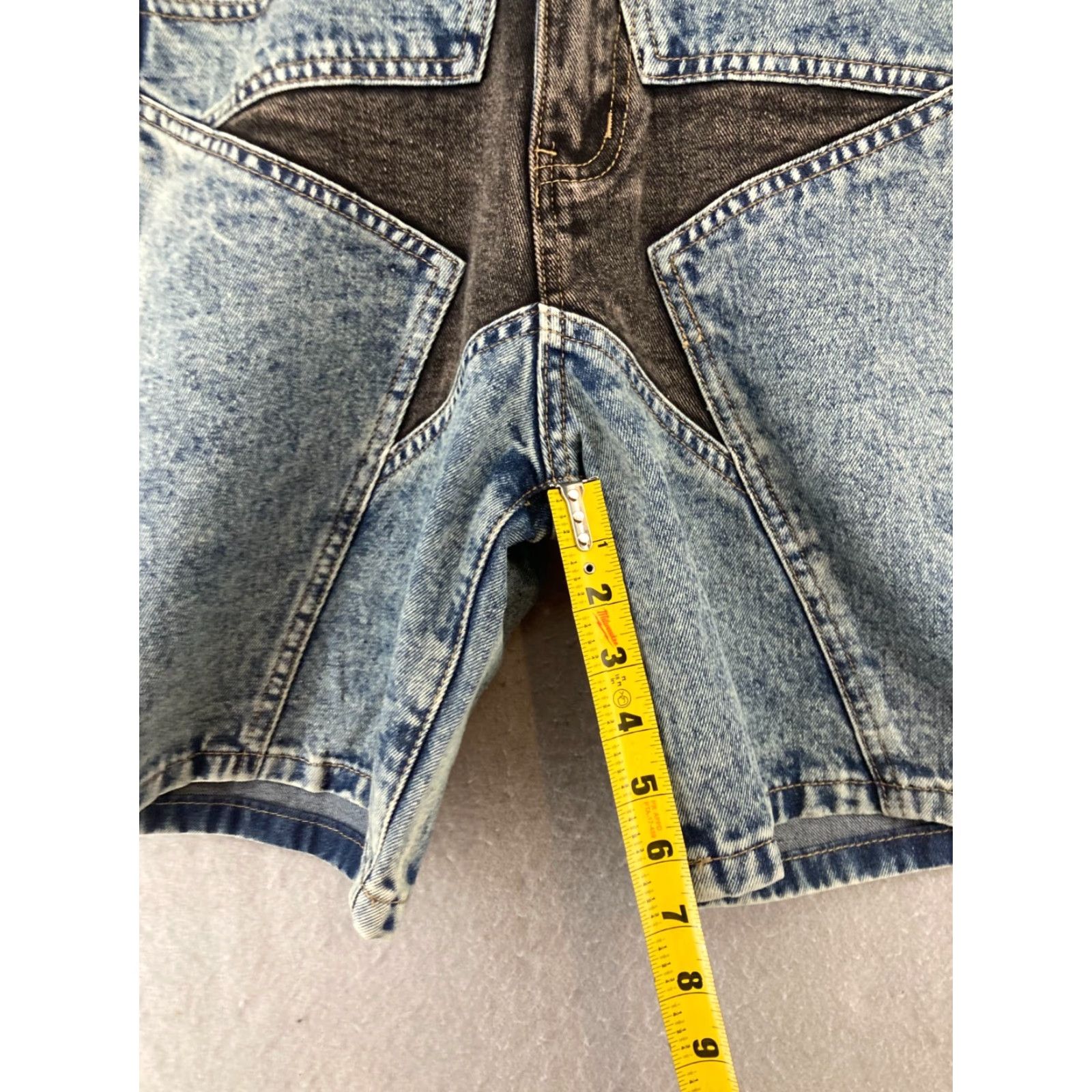 Vintage VINTAGE Vamtac Womens Shorts 27 Denim Star Hi Rise Mom Adult Regular Medium Blue Stars 90s Womens Size 27" / US 4 / IT 40 - 4 Thumbnail