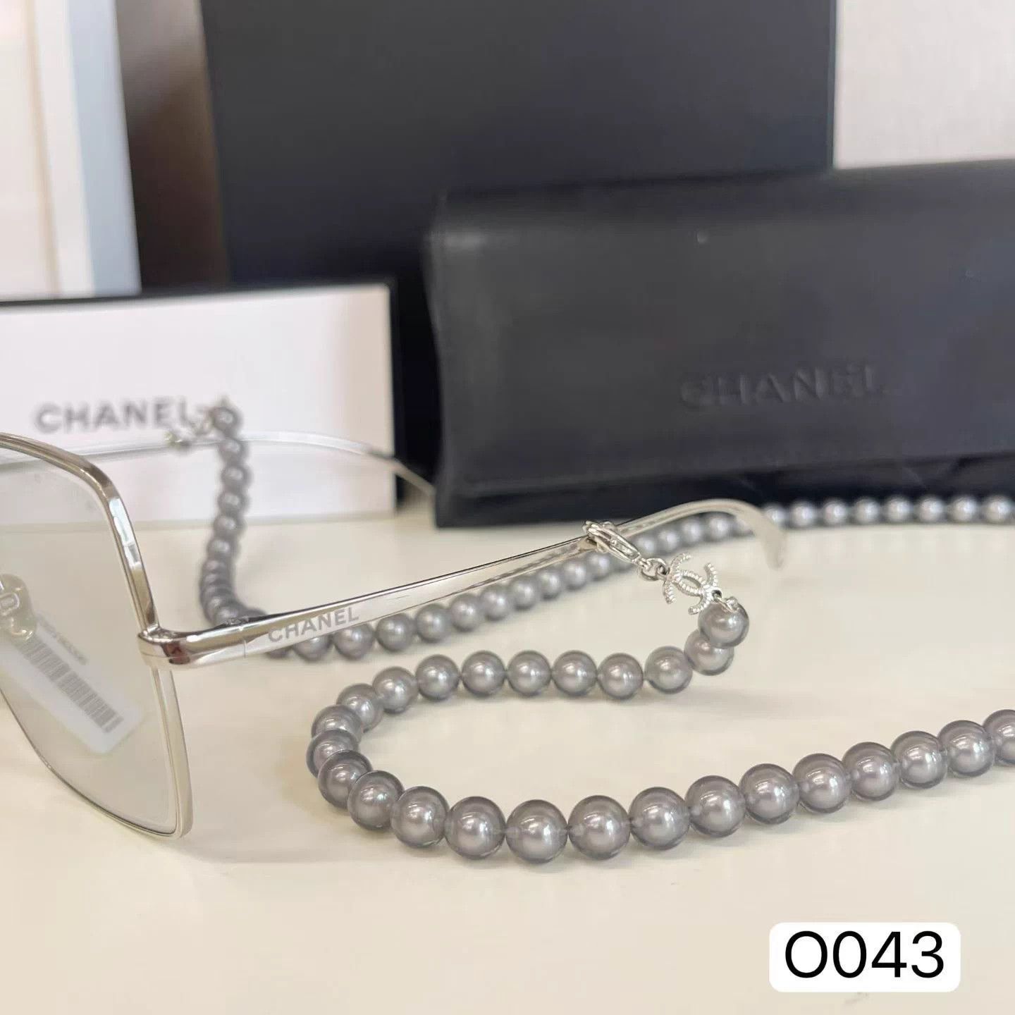 Chanel Chanel Gray Pearl Chain Sunglasses Like New On Sale O043 Size ONE SIZE - 4 Thumbnail