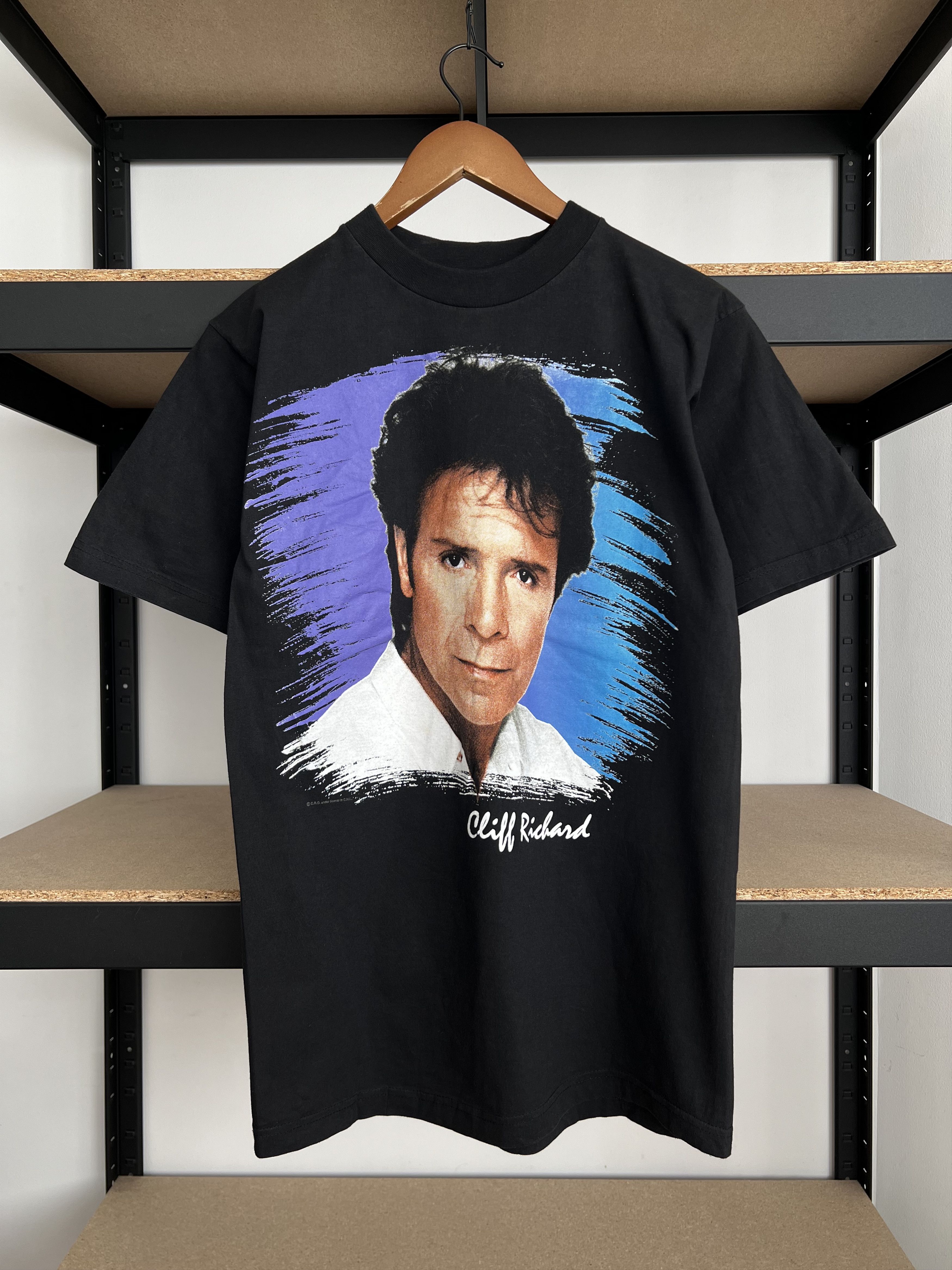 Band Tees Vintage 1994 Cliff Richard The Hit List Tour Black T-shirt Size US M / EU 48-50 / 2 - 1 Thumbnail