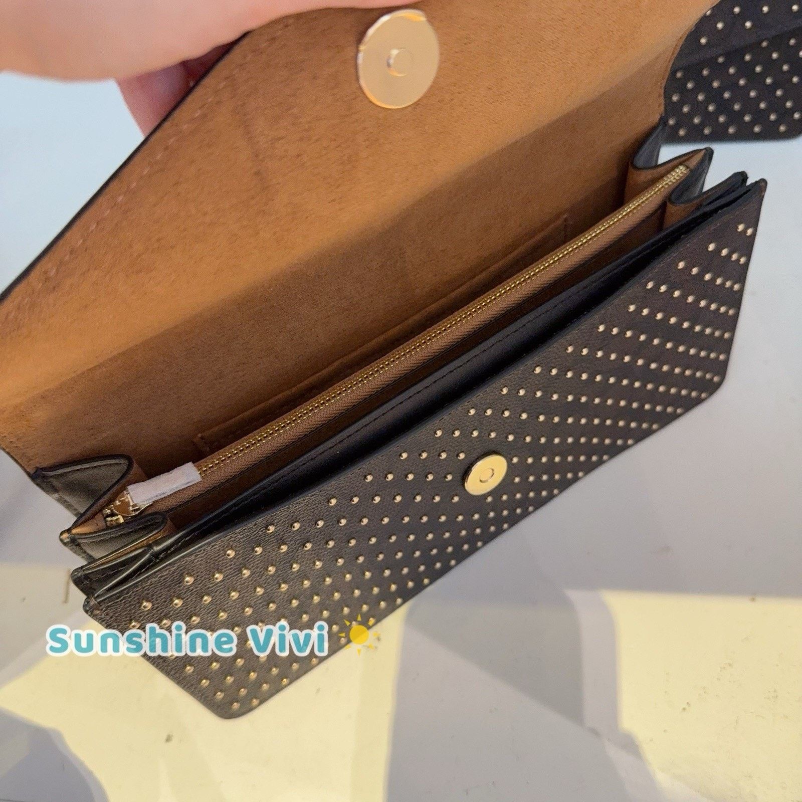 Coach NWT Coach Klare Envelope Bag Rivets Walnut/Black CDB22 Size ONE SIZE - 4 Thumbnail