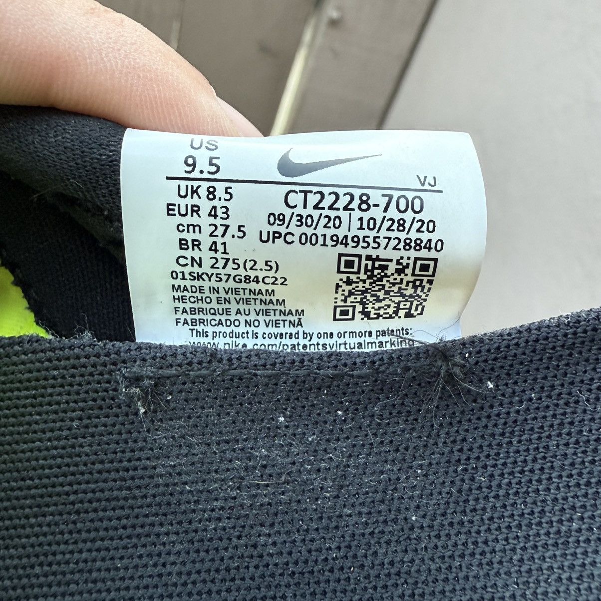 Nike Nike ZoomX Invincible Run Volt 9.5 Size US 9.5 / EU 42-43 - 8 Thumbnail