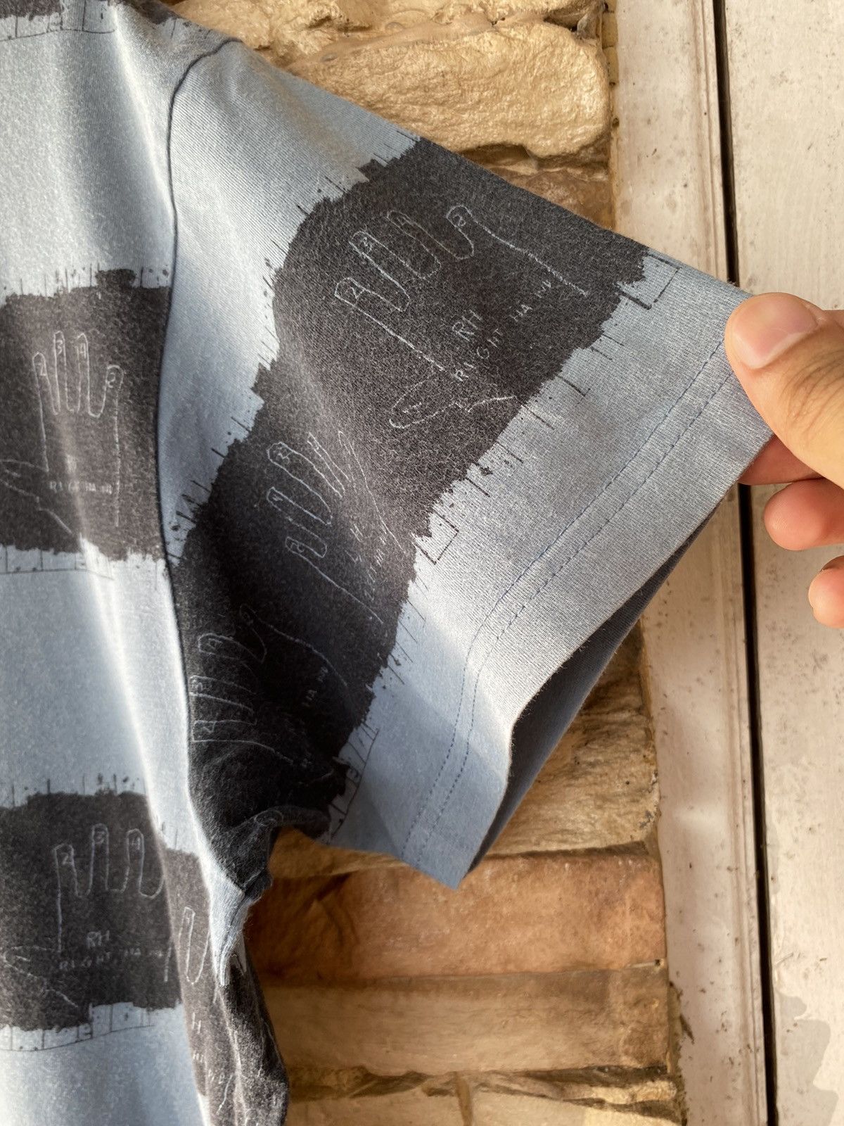 Jean-Michel Basquiat × Uniqlo Uniqlo X Jean Michel Basquiat Size US XL / EU 56 / 4 - 3 Thumbnail