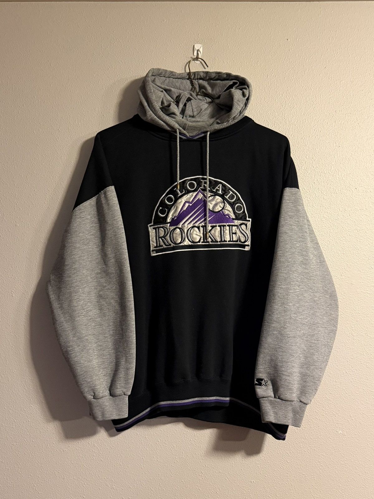 Starter vtg 90s Colorado Rockies two tone starter hoodie XL Size US XL / EU 56 / 4 - 1 Thumbnail