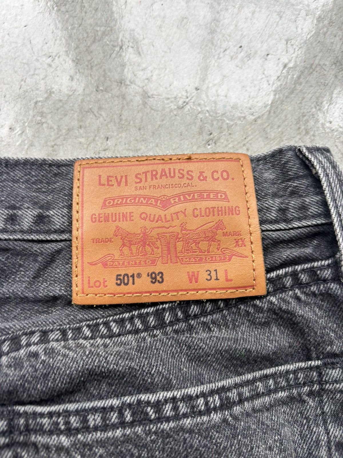 Levi's Levis Cutoff Black Denim Jorts Size US 30 / EU 46 - 4 Thumbnail