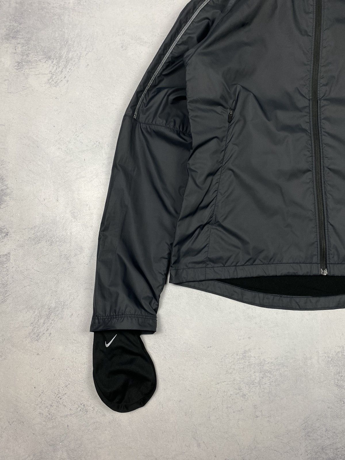 Nike Nike Running Shield Black Windbreaker Training Jacket Women Size S / US 4 / IT 40 - 6 Thumbnail