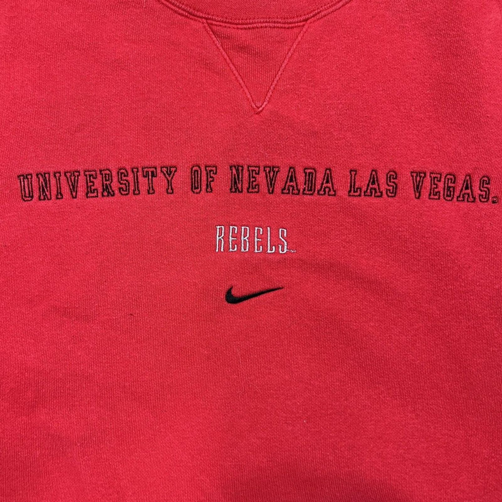 Nike × Vintage Vintage Nike University of Las Vegas Sweatshirt 90s Pullover Size US XL / EU 56 / 4 - 2 Thumbnail
