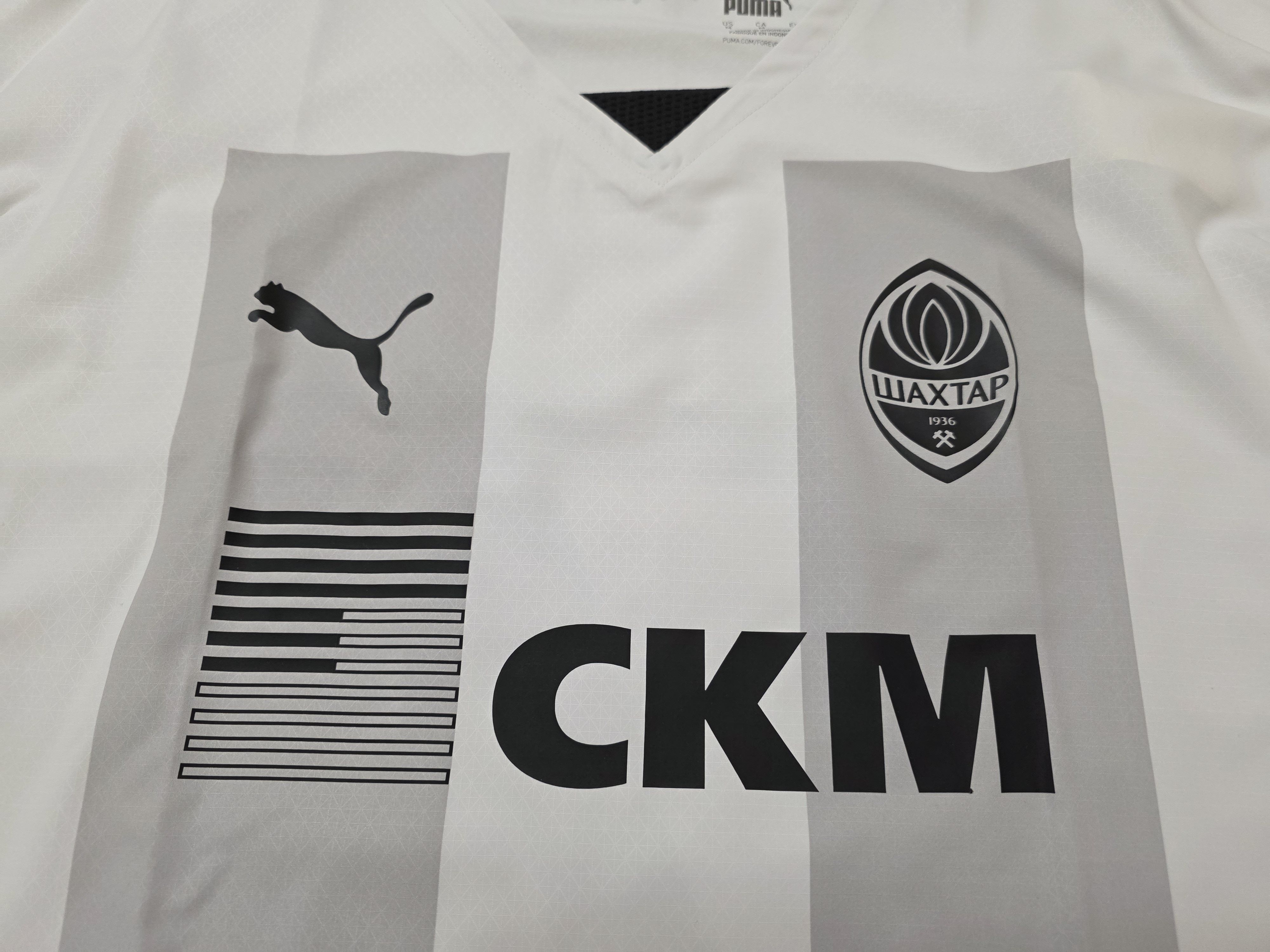 Puma SHAKHTAR DONETSK 2023 2024 THIRD FOOTBALL SOCCER JERSEY Size US M / EU 48-50 / 2 - 3 Thumbnail
