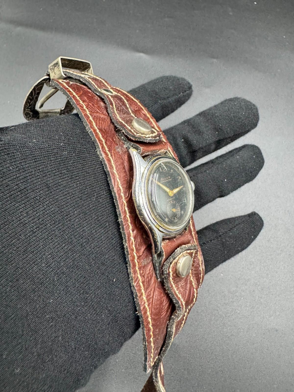 Duluth Trading Company Vintage 1950s Dulux Antimagnetique Incabloc Black Gilt Dial Size ONE SIZE - 7 Thumbnail