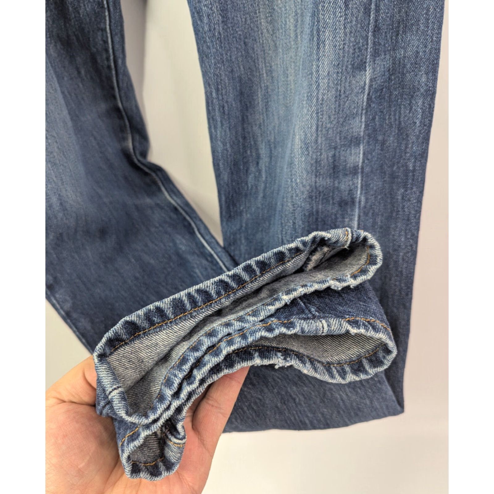 Levi's VINTAGE Levis Button Fly 501 Jeans Mens 28 Regular Denim Blue Cotton 100% Straight Fit Inseam 33 in 501 Series Size US 28 / EU 44 - 3 Thumbnail