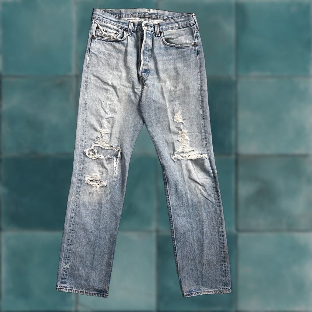 VINTAGE Levi's 501 90s Straight Leg Jeans 33x36 Light Wash Mens