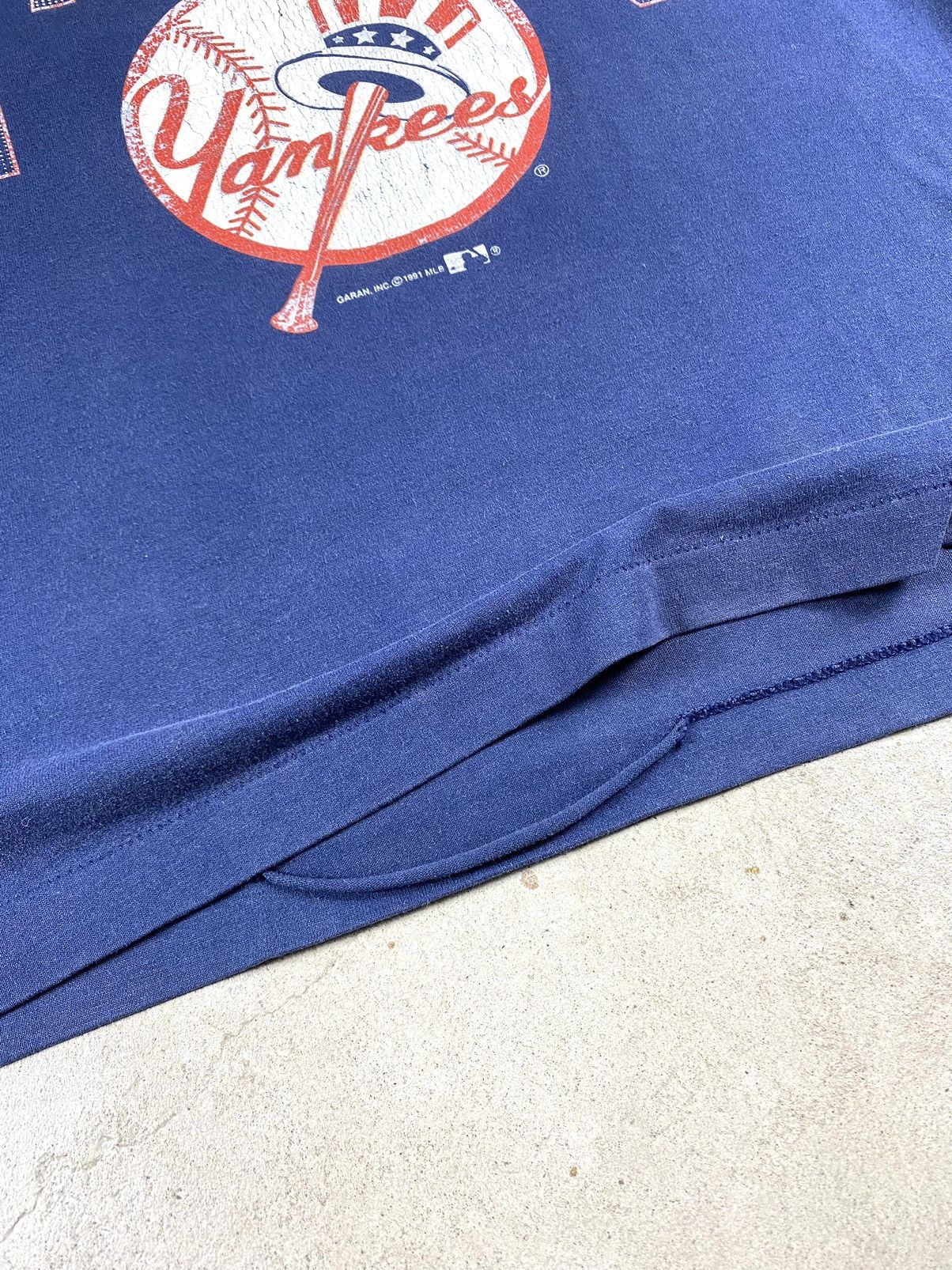 New York Yankees Rare! Vintage New York Yankees 1991 T Shirt Made USA NFL Pro Size US XL / EU 56 / 4 - 13 Thumbnail