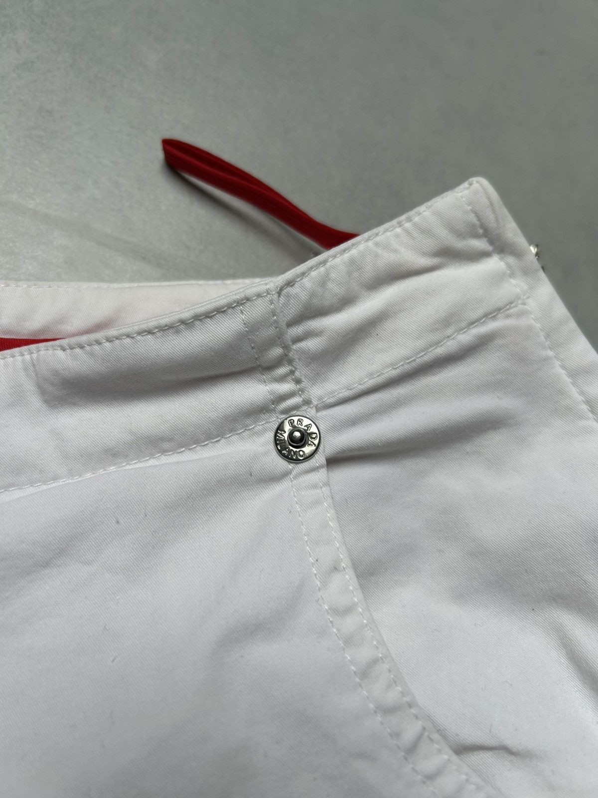Prada Prada Red Tab Shorts White Capri Pants Vintage Rare Size 26" / US 2 / IT 38 - 10 Thumbnail
