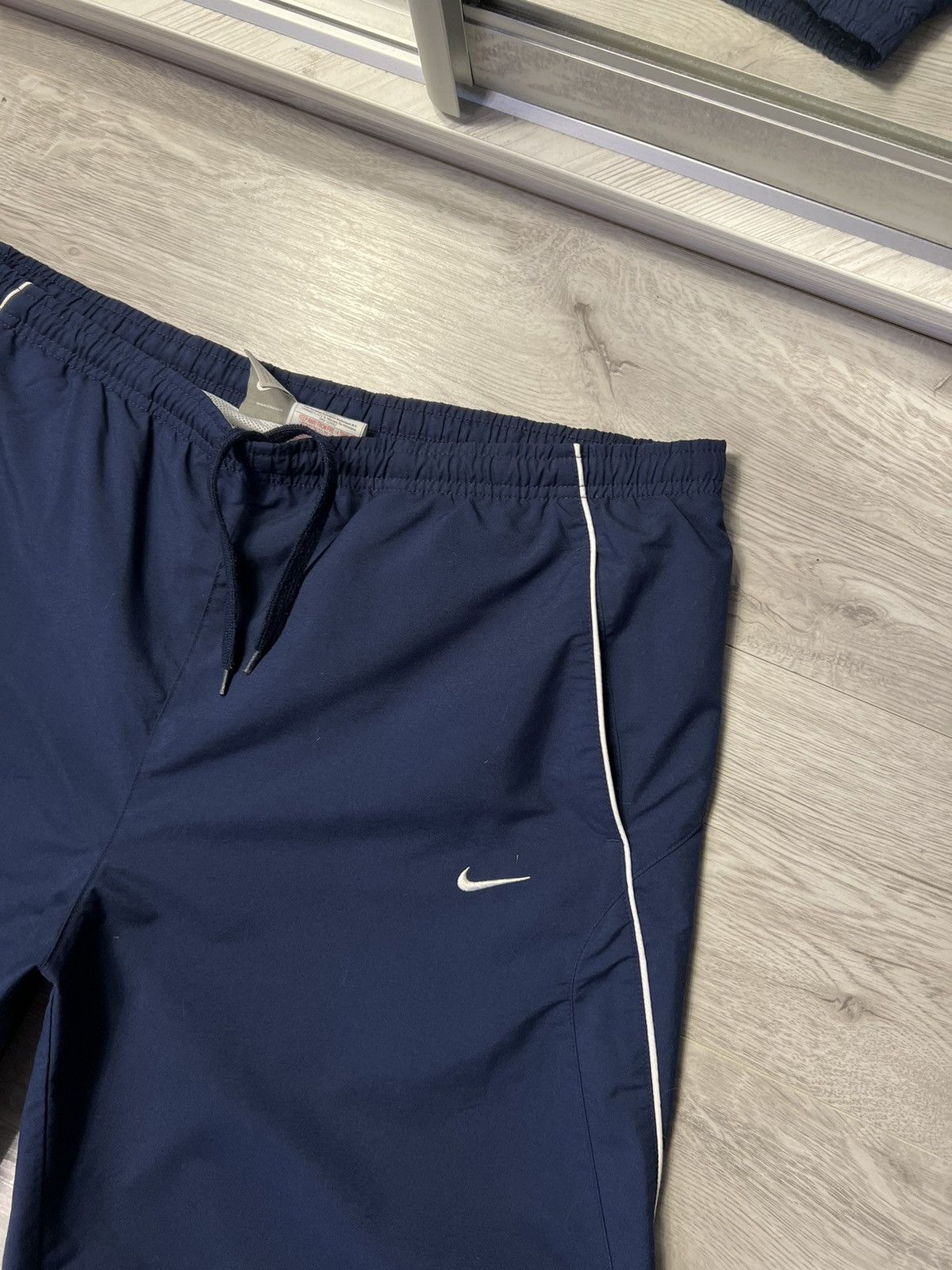 Nike × Vintage Vintage Nike Track Shorts Embroidered Swoosh Logo Size US 36 / EU 52 - 2 Thumbnail