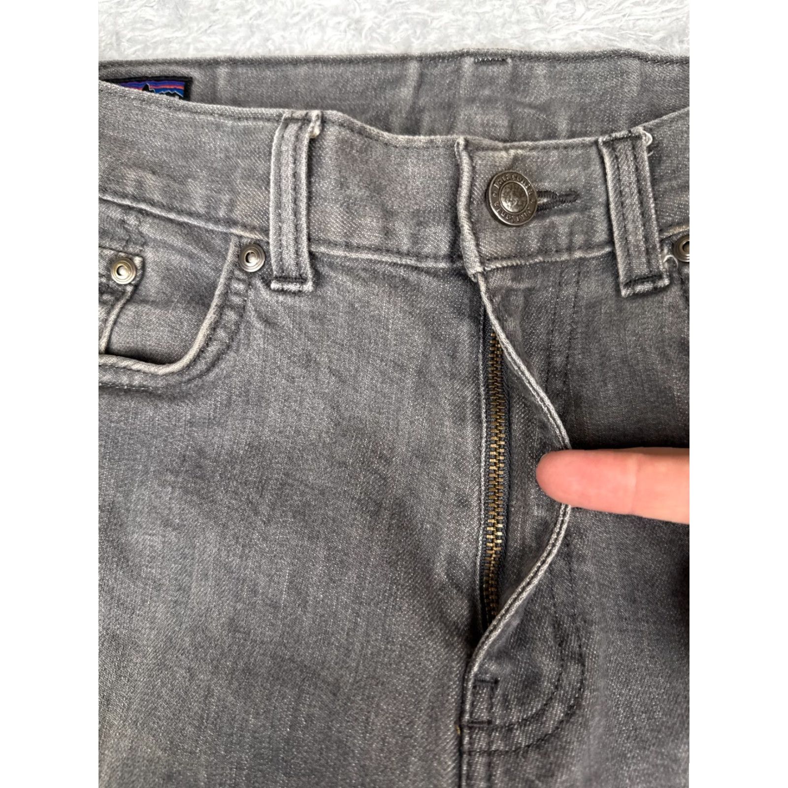 Patagonia Patagonia Jeans Mens 32 Gray Denim Straight Leg Cotton Blend Mid Rise Hike Camp Jeans Size US 32 / EU 48 - 5 Thumbnail