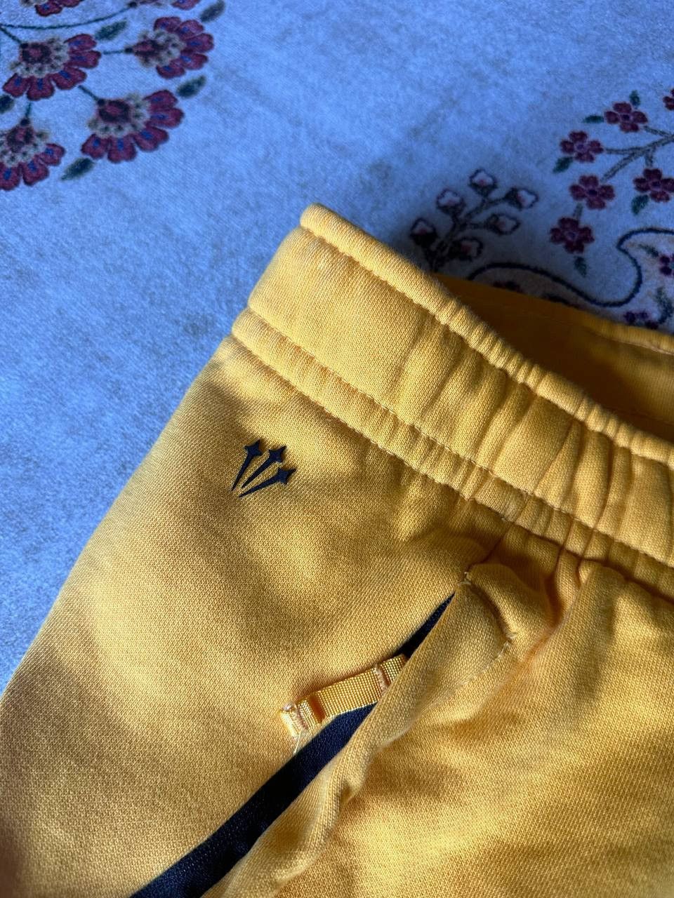 NOCTA × Nike Nike x Drake NOCTA Gold Yellow Sweatpants Size US 34 / EU 50 - 11 Thumbnail