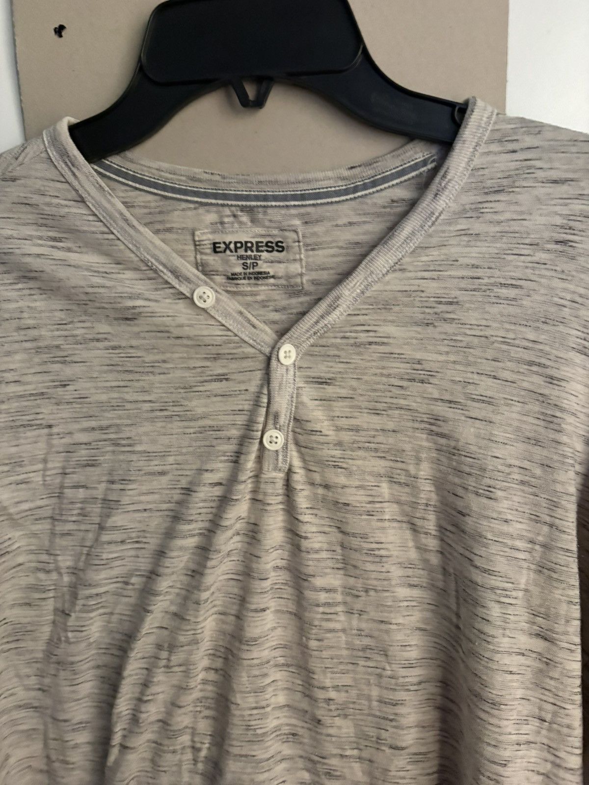 Express Express Men's Gray Henley Button Solid 3/4 Sleeve Size S Size US S / EU 44-46 / 1 - 5 Thumbnail
